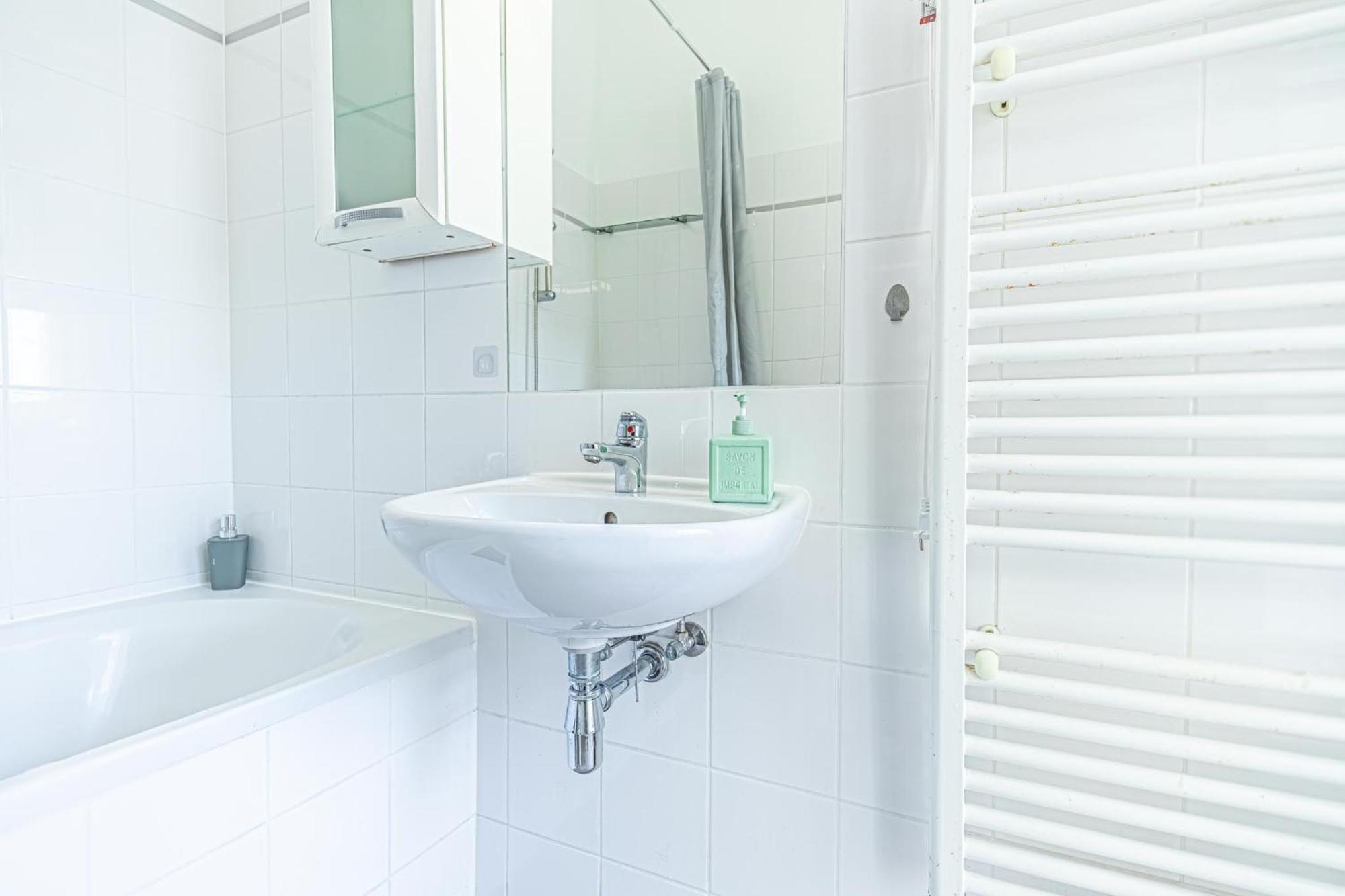 Stylish 2br For Groups, Up To 5p At Margareten Apartment *
