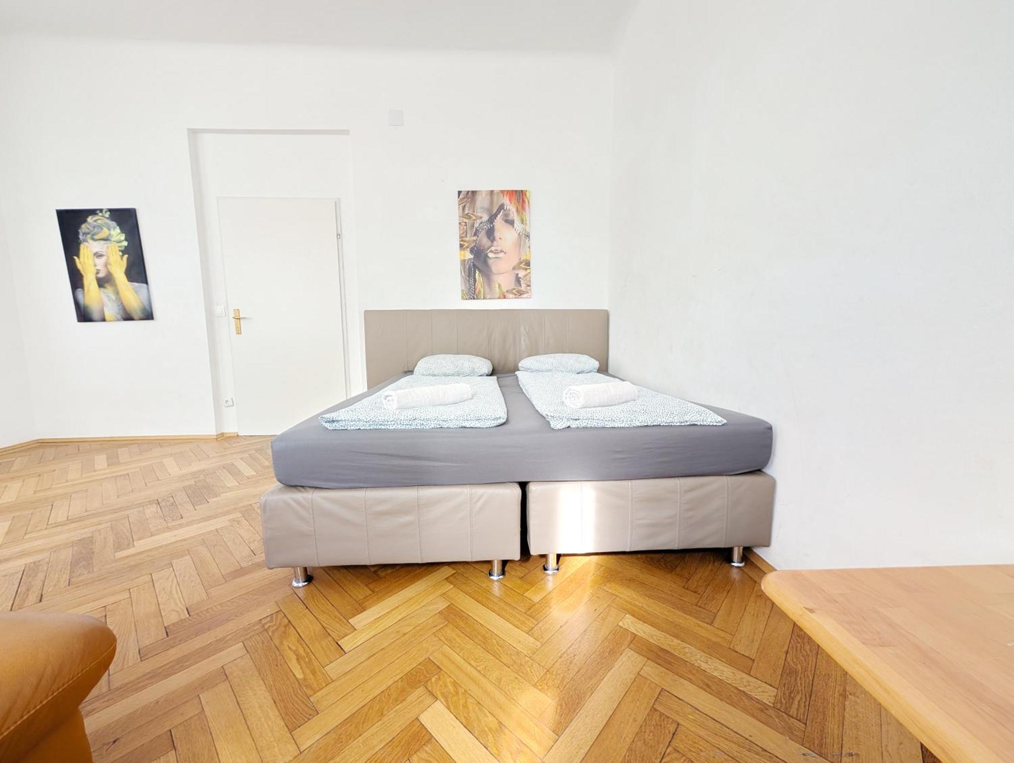 Charming At Maerzstrasse Close To Attractions Mz *