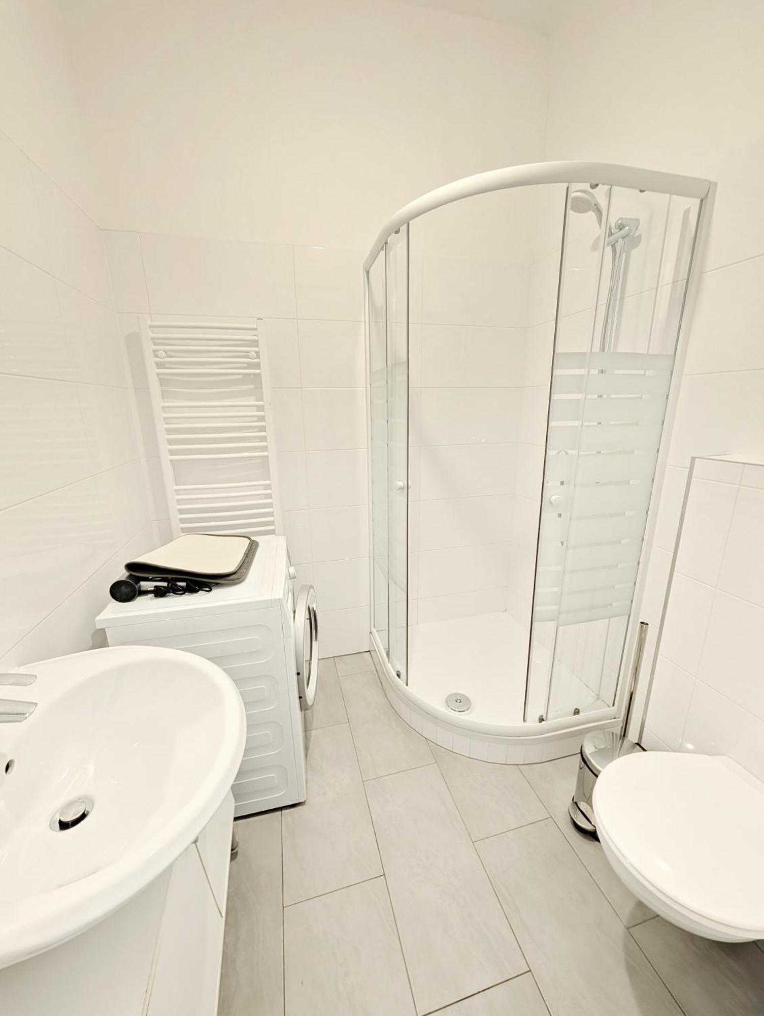 Apartment Charming At Maerzstrasse Close To Attractions Mz