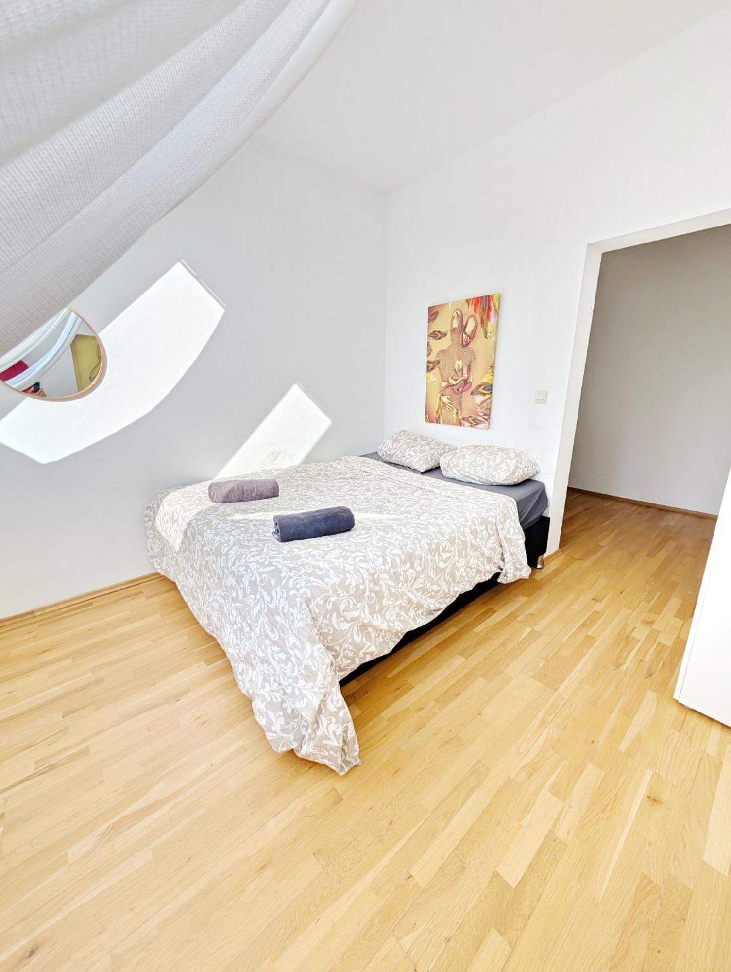 Homestay Charming At Maerzstrasse Close To Attractions Mz49 *