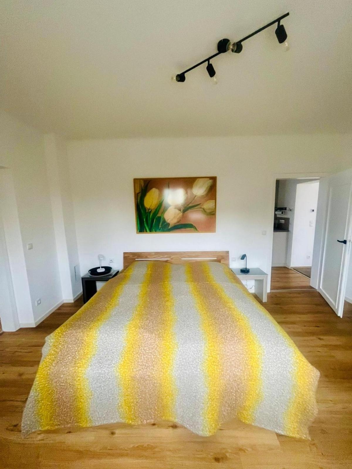 In In Perfect Situaton Near Vic And Donau Park With Pool And Private Garden Sleeps 4 With 2 Bedrooms, Kitchen And Livingroom And Bath And Private Parking Villa *