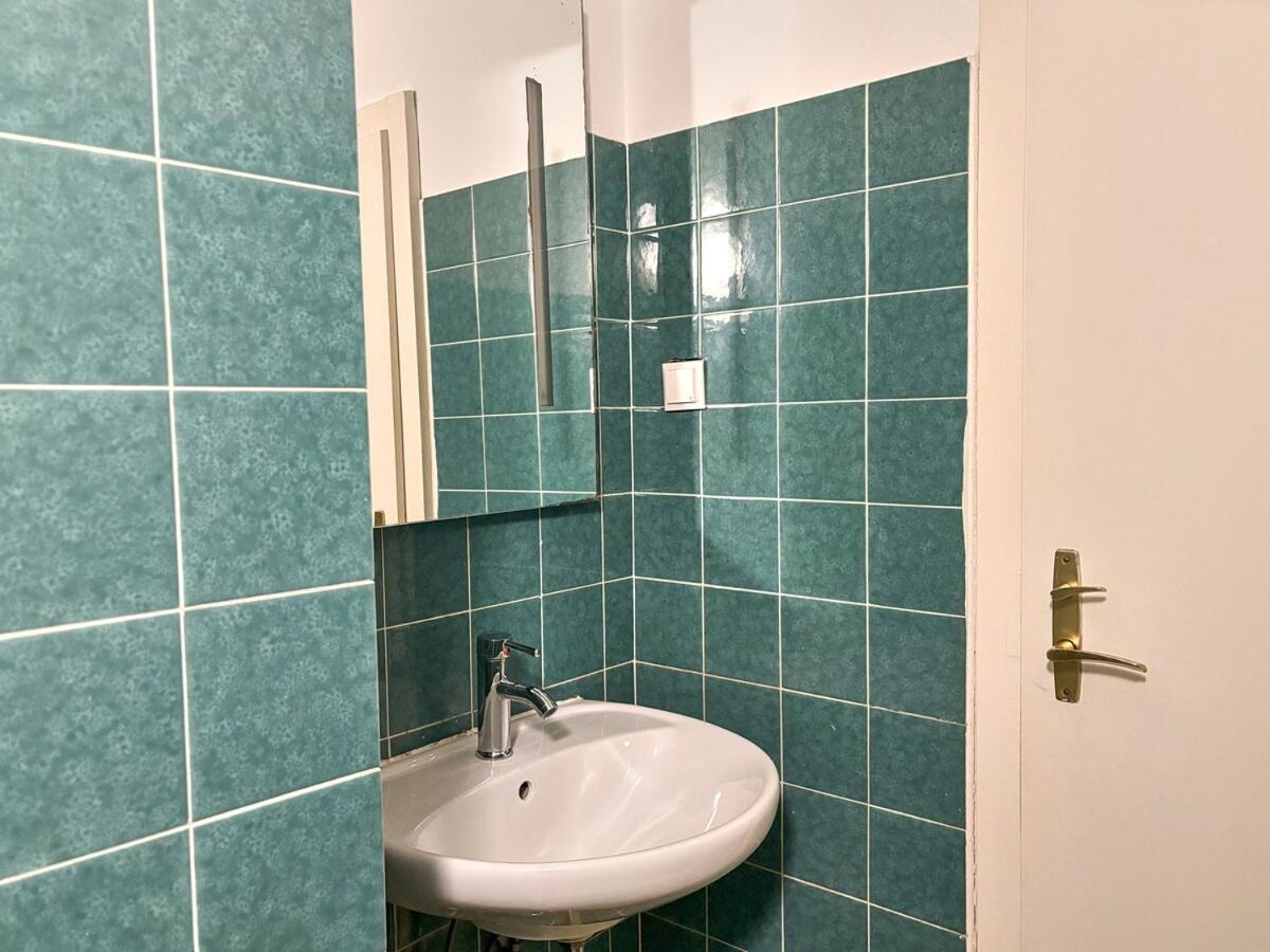 Apartment 4 Mins To Metro I Wifi I 15 Mins To Inner *