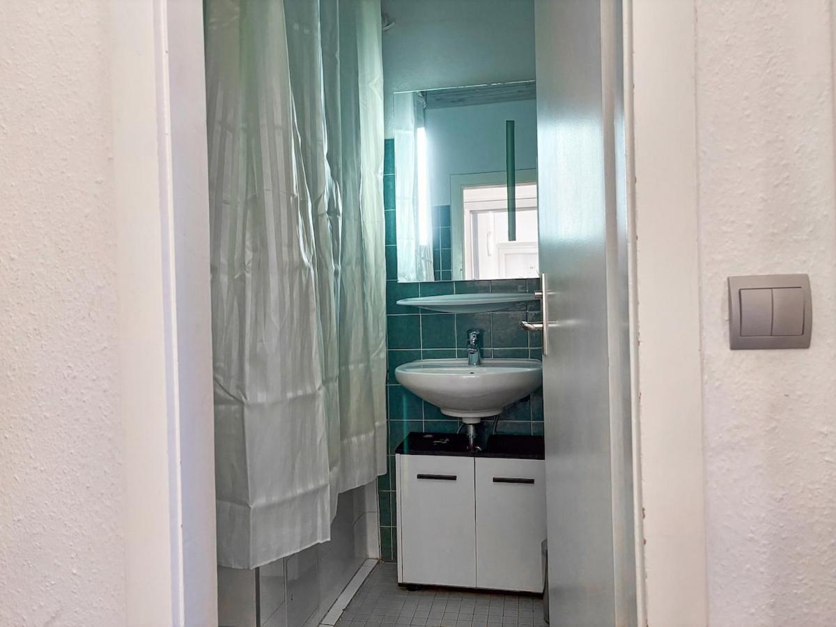 Apartment 4 Mins To Metro I Wifi I 15 Mins To Inner