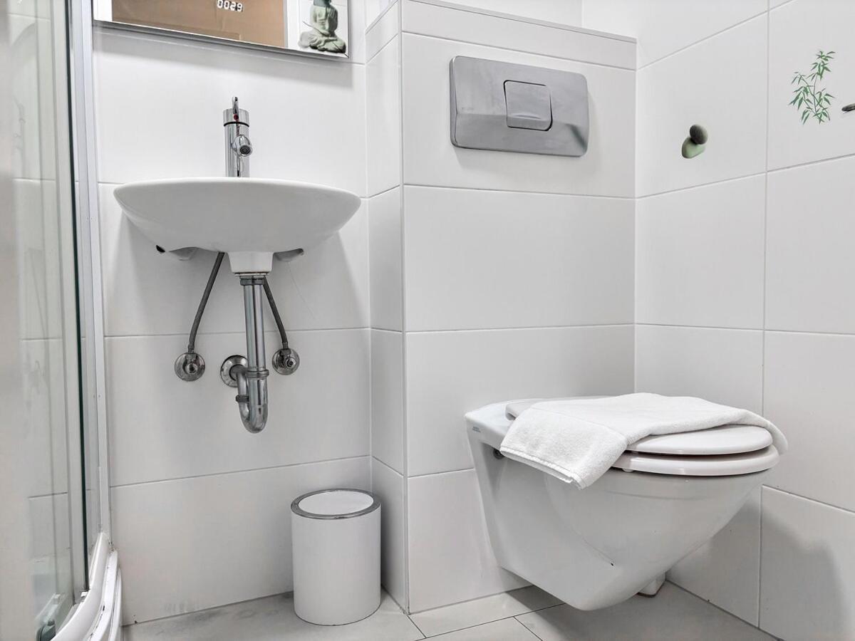 Apartment 4 Mins To Metro I Wifi I 15 Mins To Inner