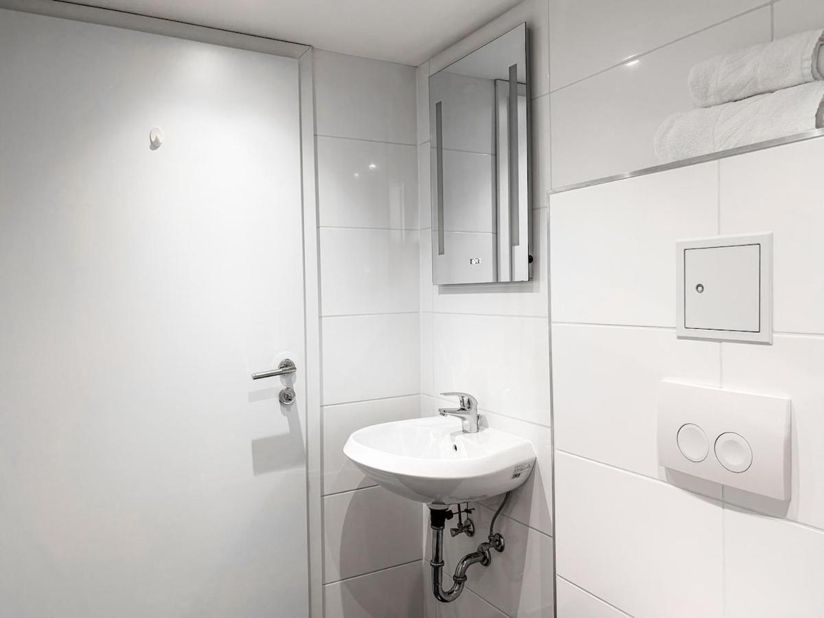 4 Mins To Metro I Wifi I 15 Mins To Inner Apartment Vienna
