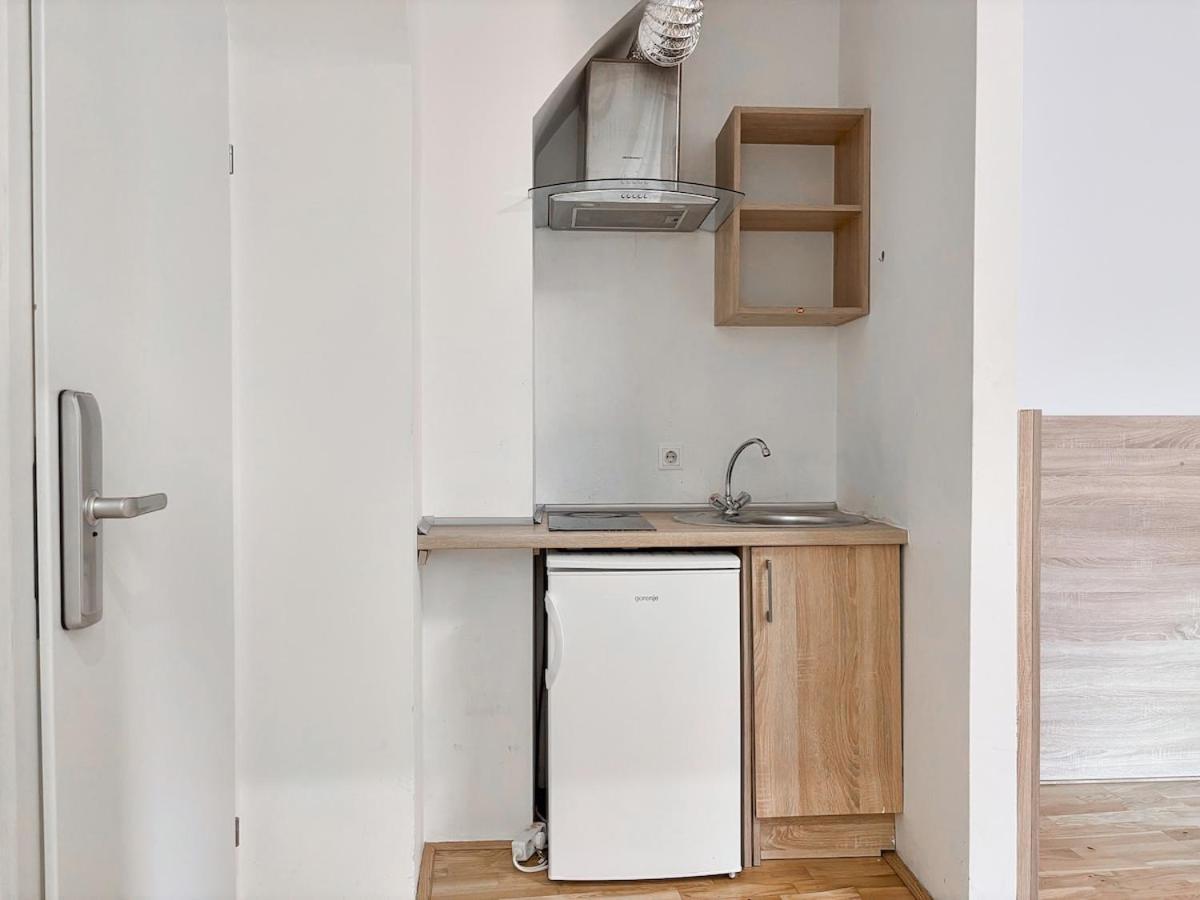 4 Mins To Metro I Wifi I 15 Mins To Inner Apartment Vienna