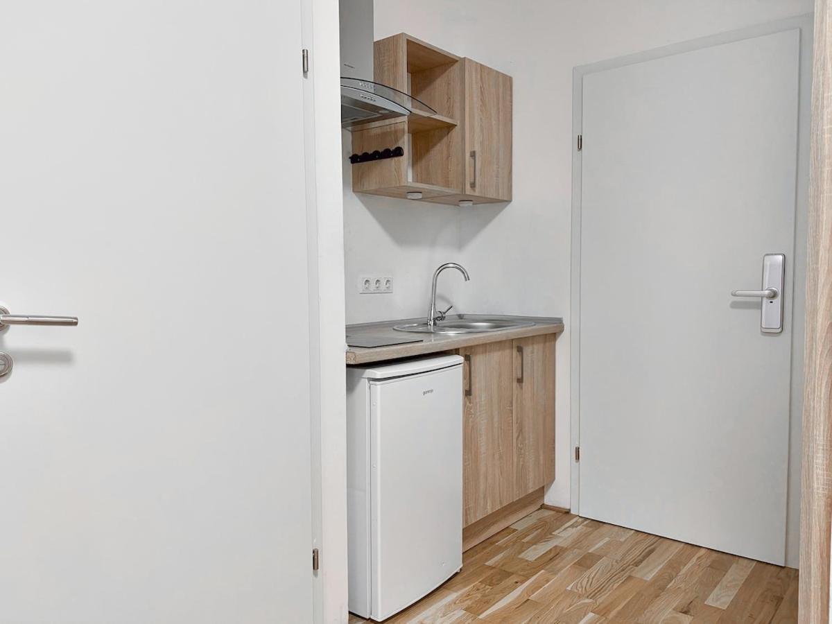 Apartment 4 Mins To Metro I Wifi I 15 Mins To Inner *