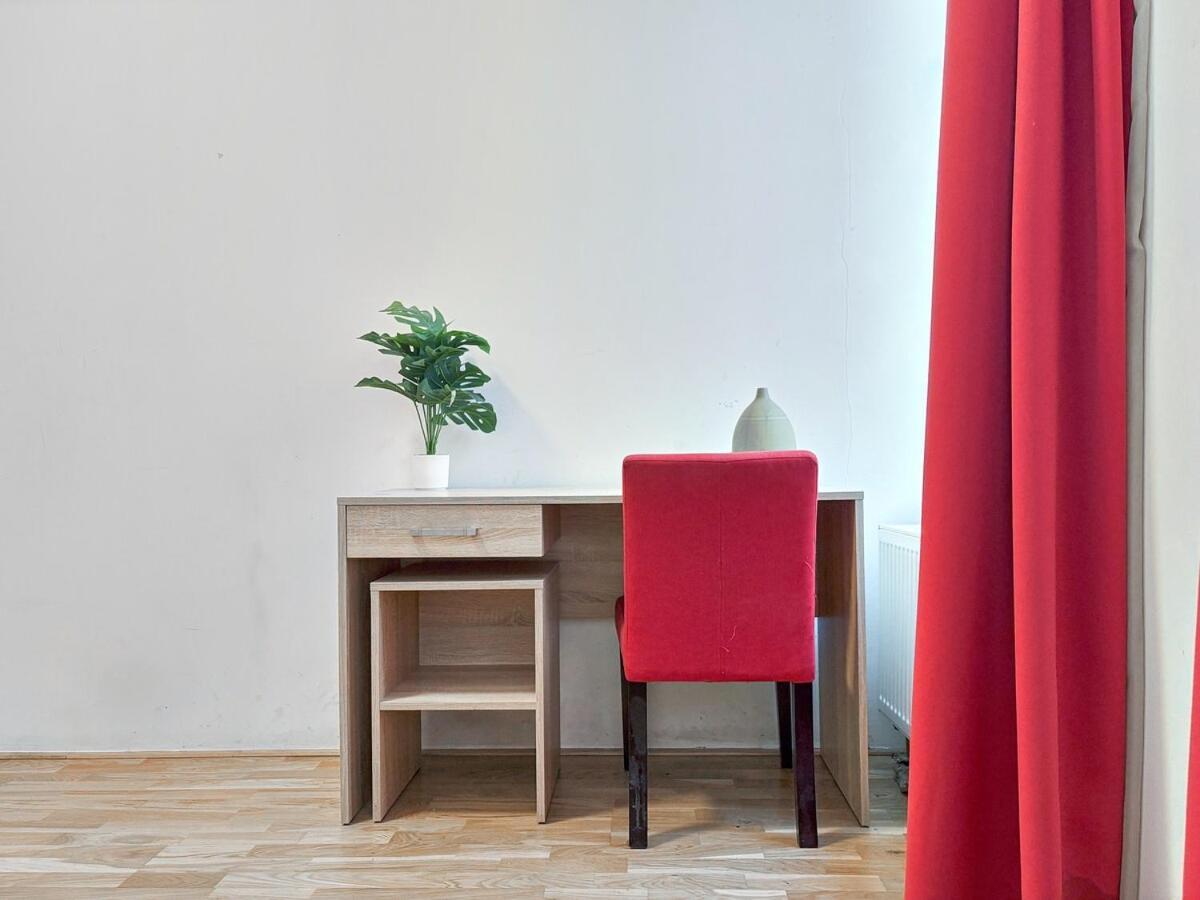Apartment 4 Mins To Metro I Wifi I 15 Mins To Inner *