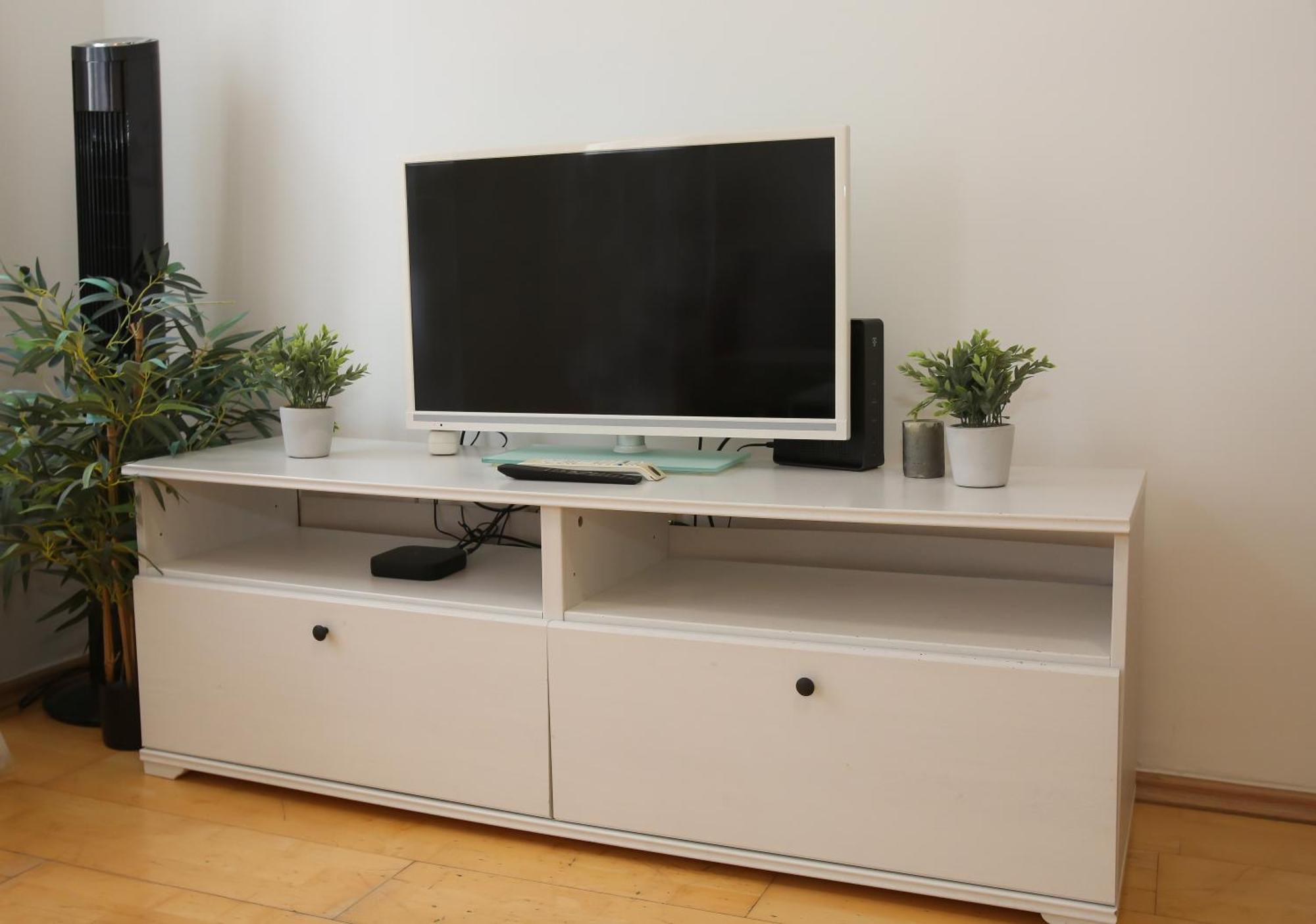 Downtown Bliss Modern Retreat With Free Parking And Fast Internet 600 Mbits Apartment *
