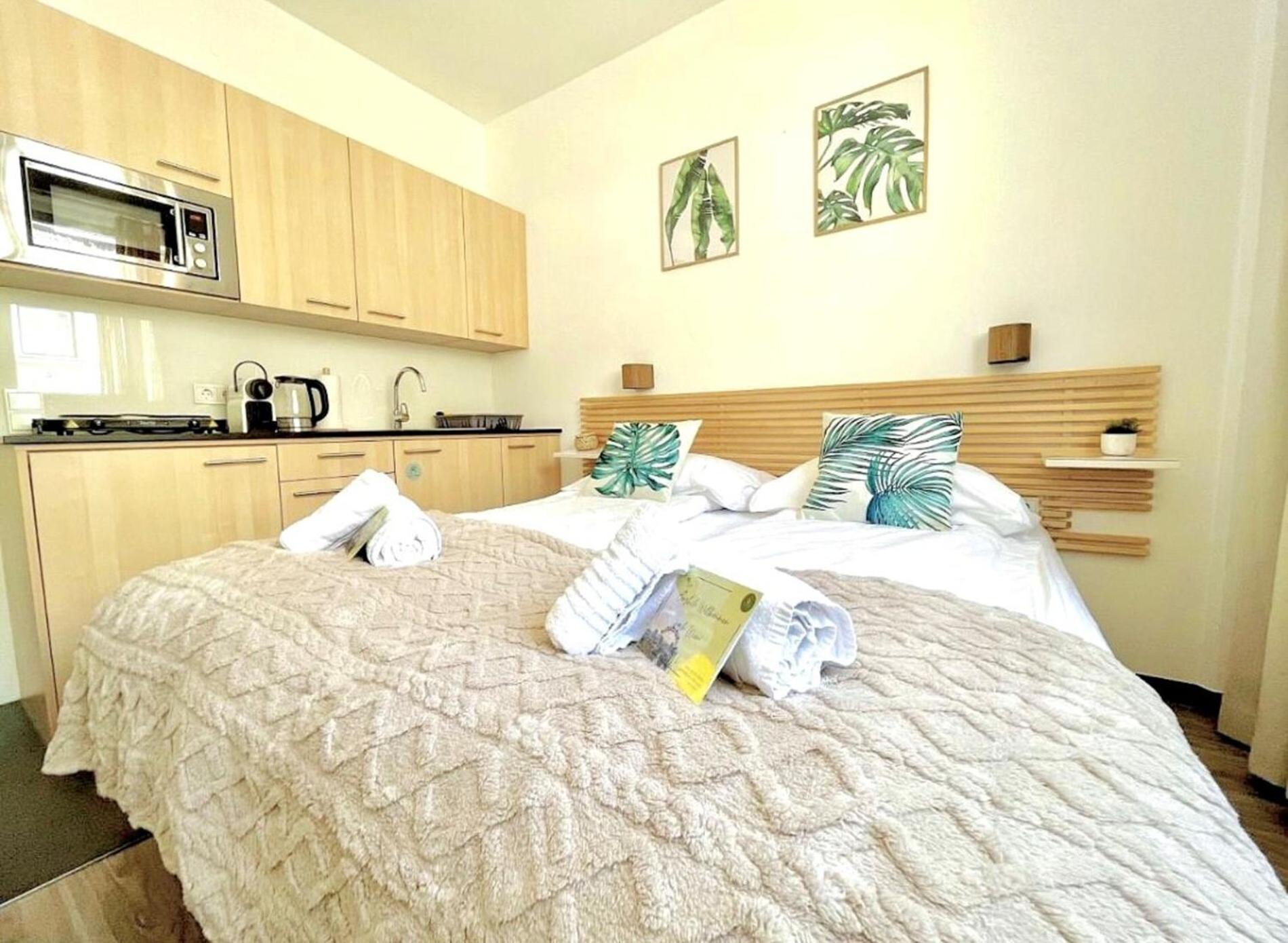 4youhomes - Cosy & In Station District