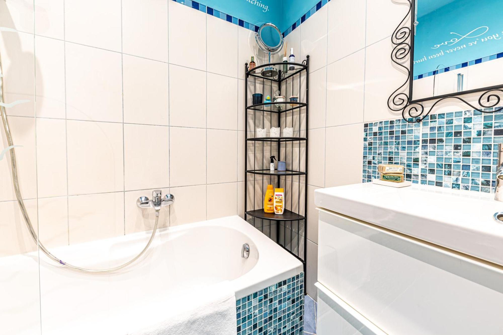 Opal Dream - Stylish Living With Good Connections By Jr Apartment *