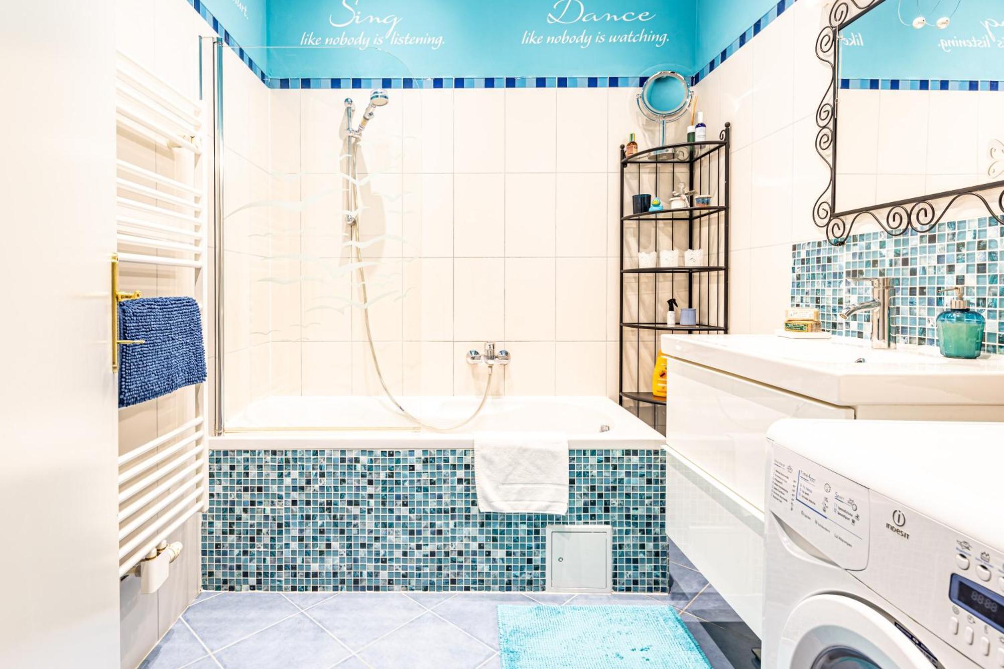 Opal Dream - Stylish Living With Good Connections By Jr Apartment *
