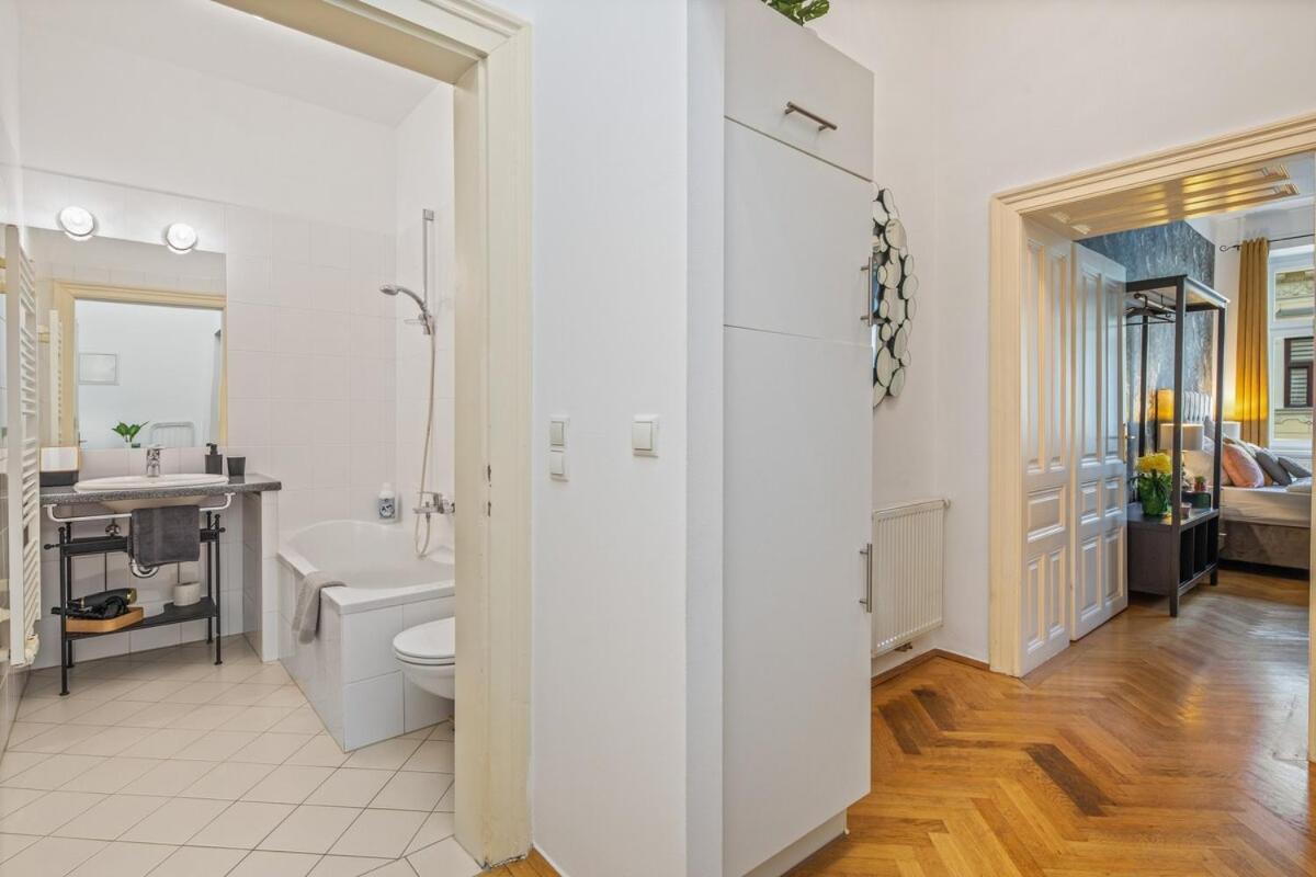 Velvet Glow Apartment Vienna