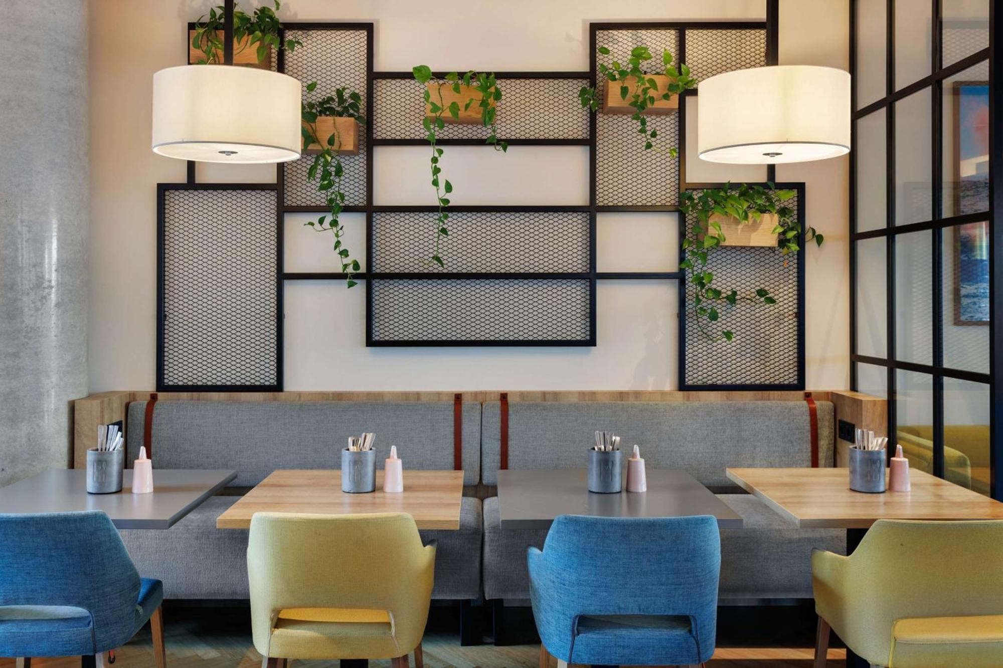 Spark By Hilton Messe Prater Hotel 4*
