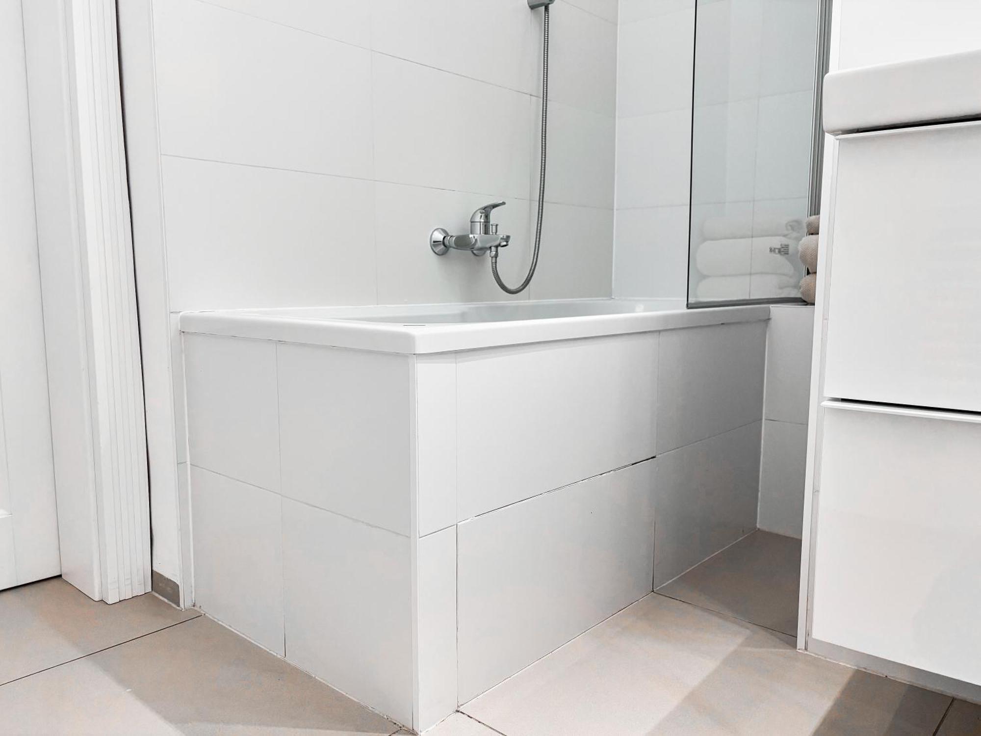 Chic 1-br - Perfect Location Apartment *