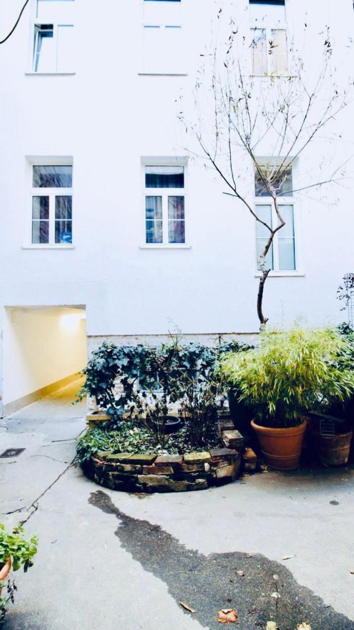 Spacious 2br 1lr 10 Min To St Stephen Apartment *