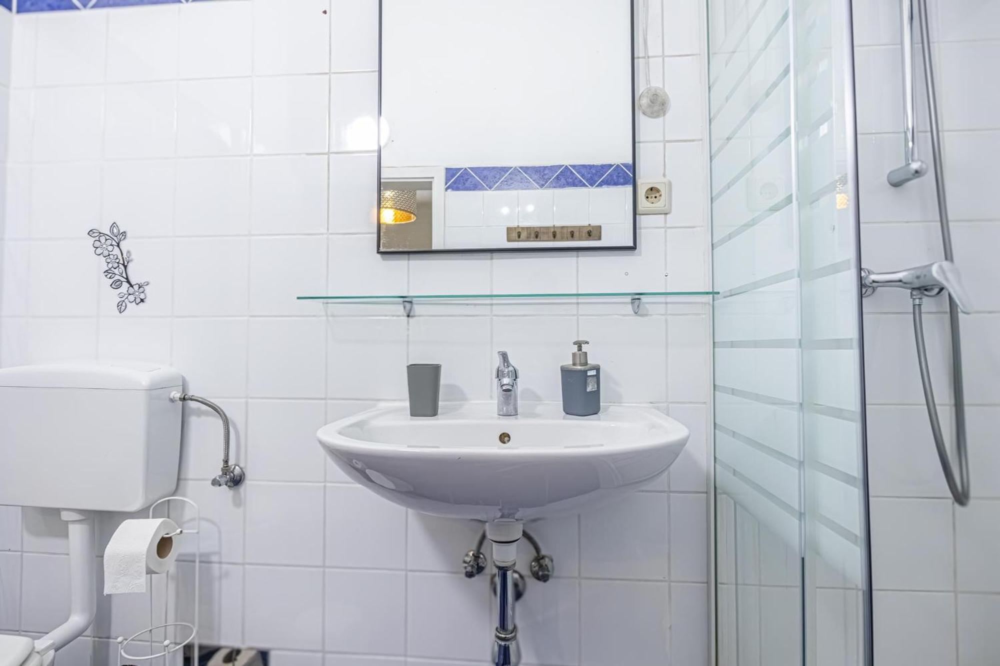 Comfy 1br In With Great Amenities Apartment *
