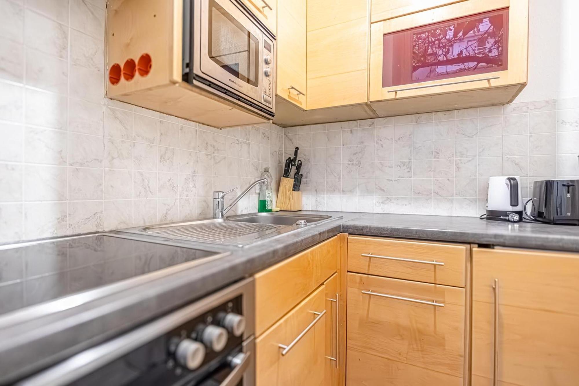 Comfy 1br In With Great Amenities Apartment Wien