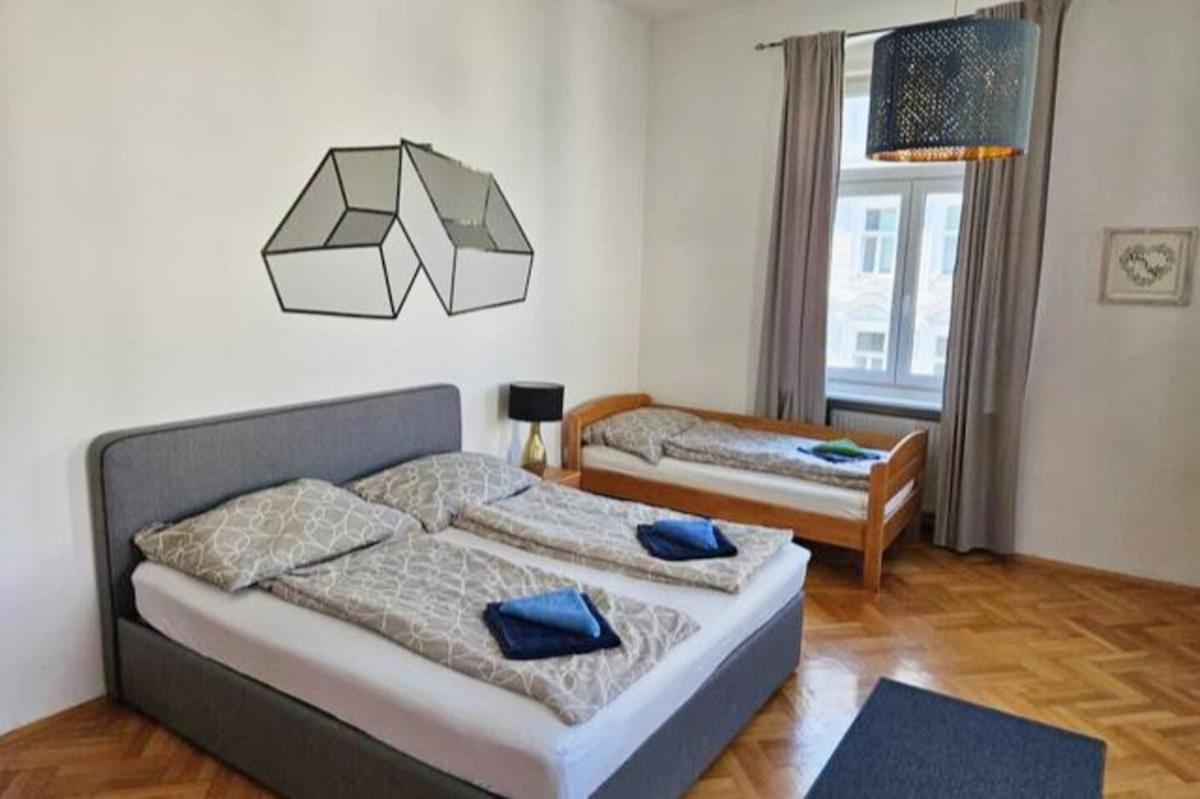 Apartment At Westbahnhof I Close To Shopping Street & Metro Vienna