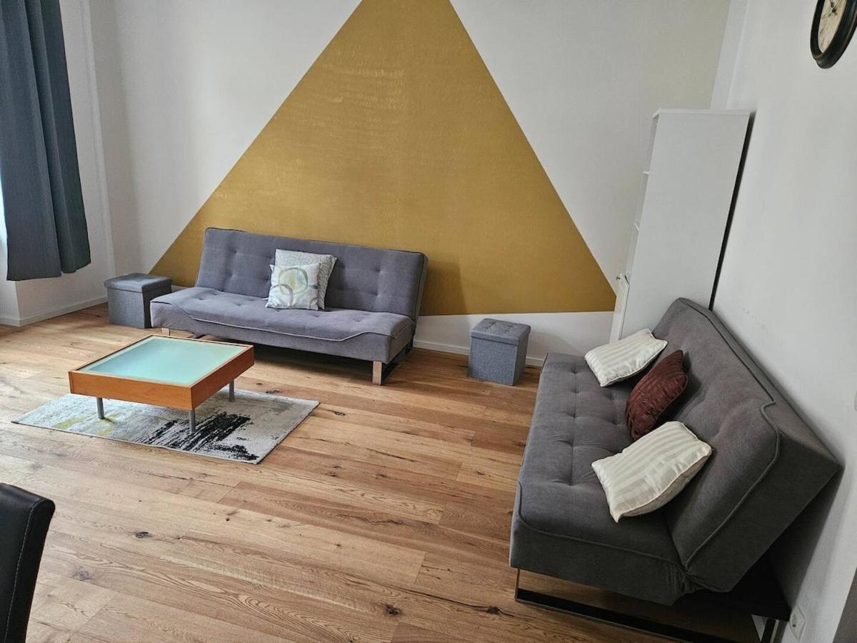 At Westbahnhof I Close To Shopping Street & Metro Apartment Vienna