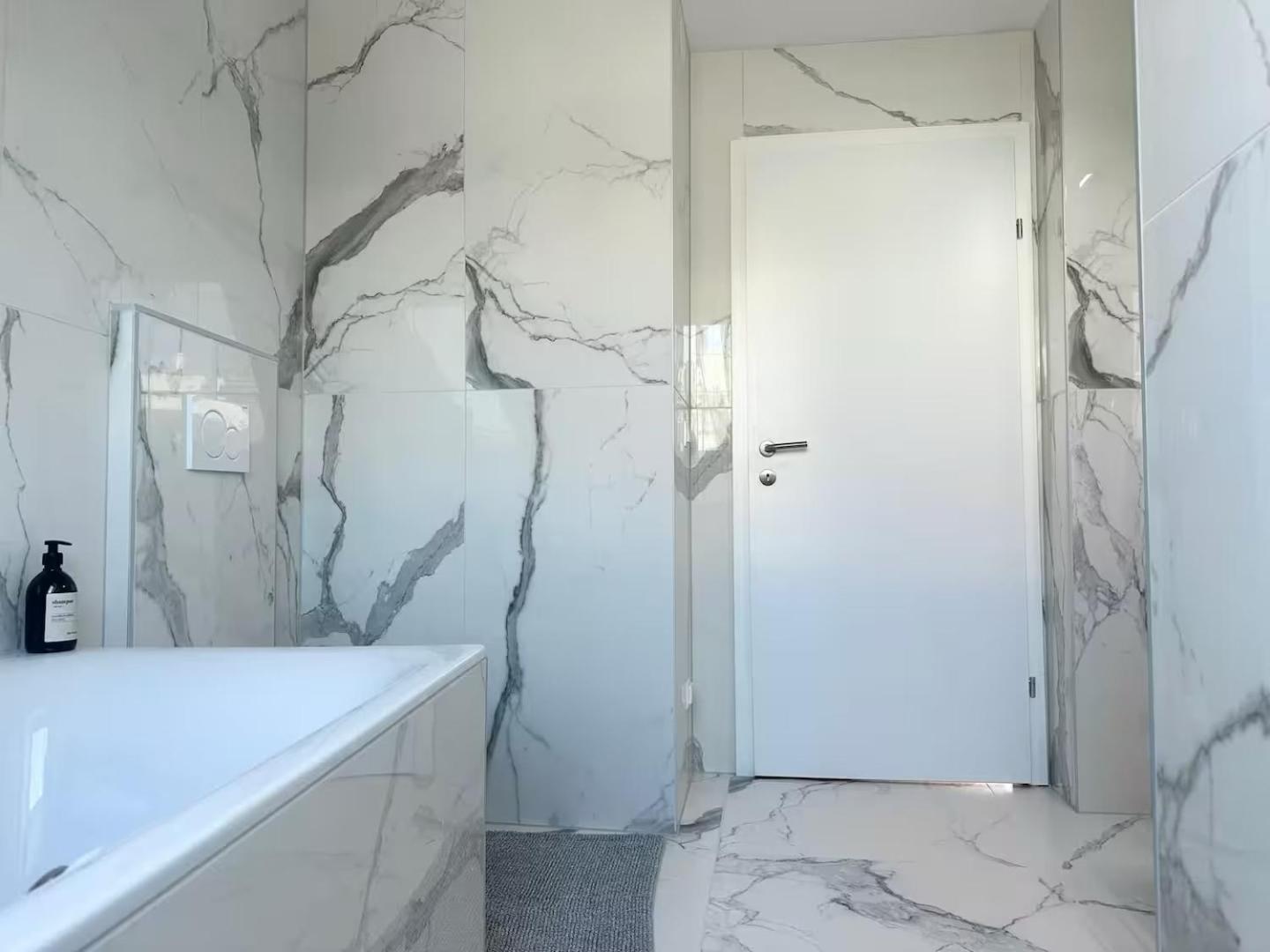 Close To Augarten I 5 Minutes To Metro, Bus And Train I Wifi I Very Apartment