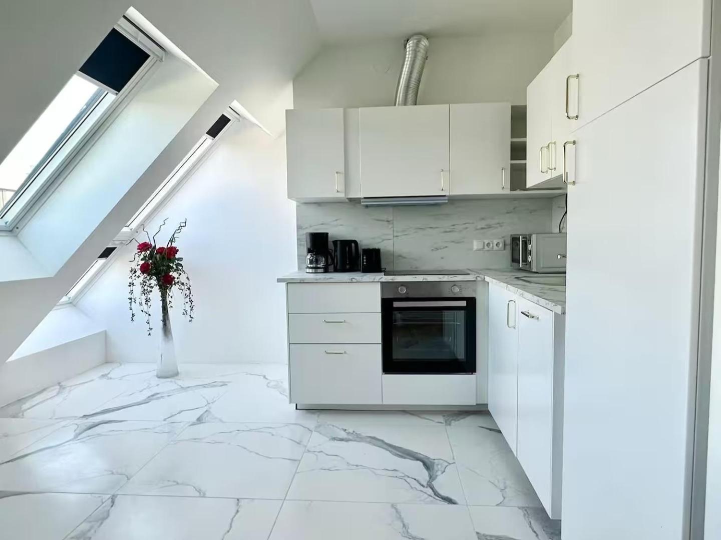 Augarten Apartments I 5 Minutes To Metro, Bus And Train I Wifi I Very Central Apartment