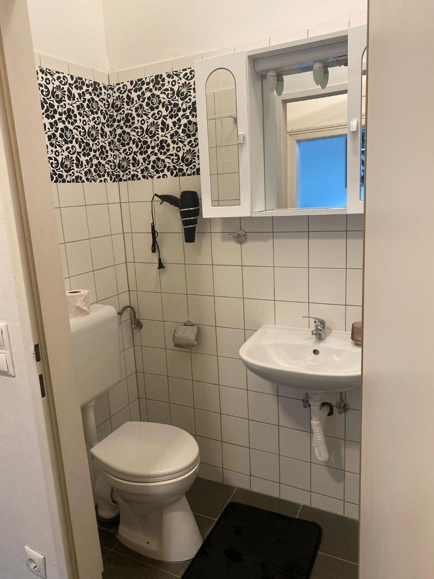 Peaceful 2br 15-min To Ottakring Station