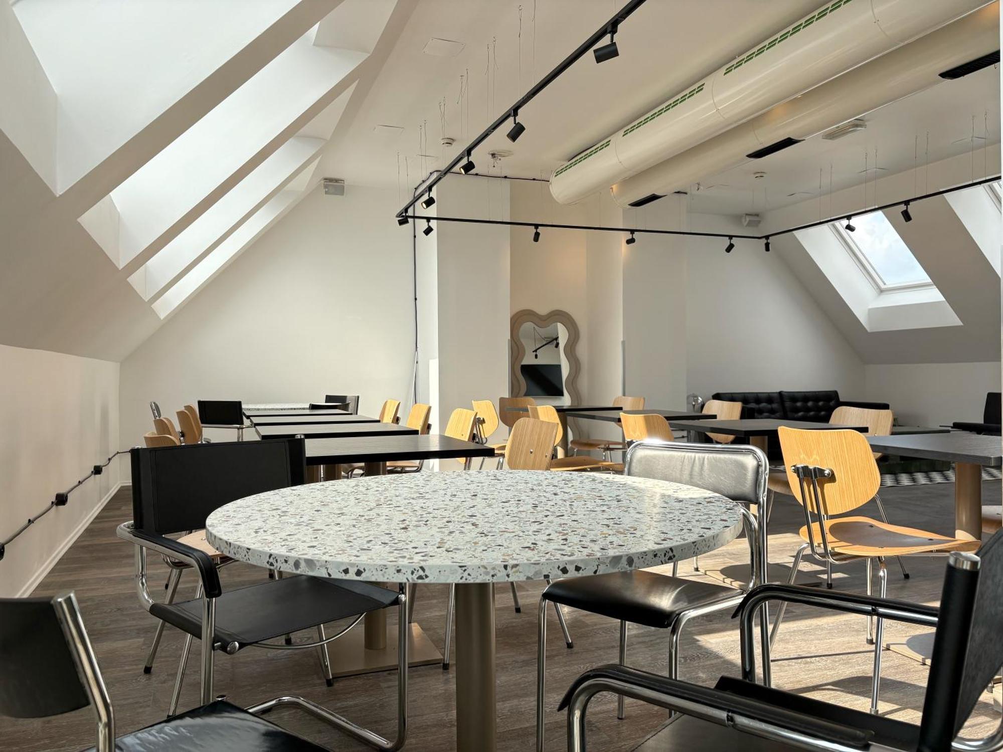 Hotel Design & Budget Schoenbrunn Vienna