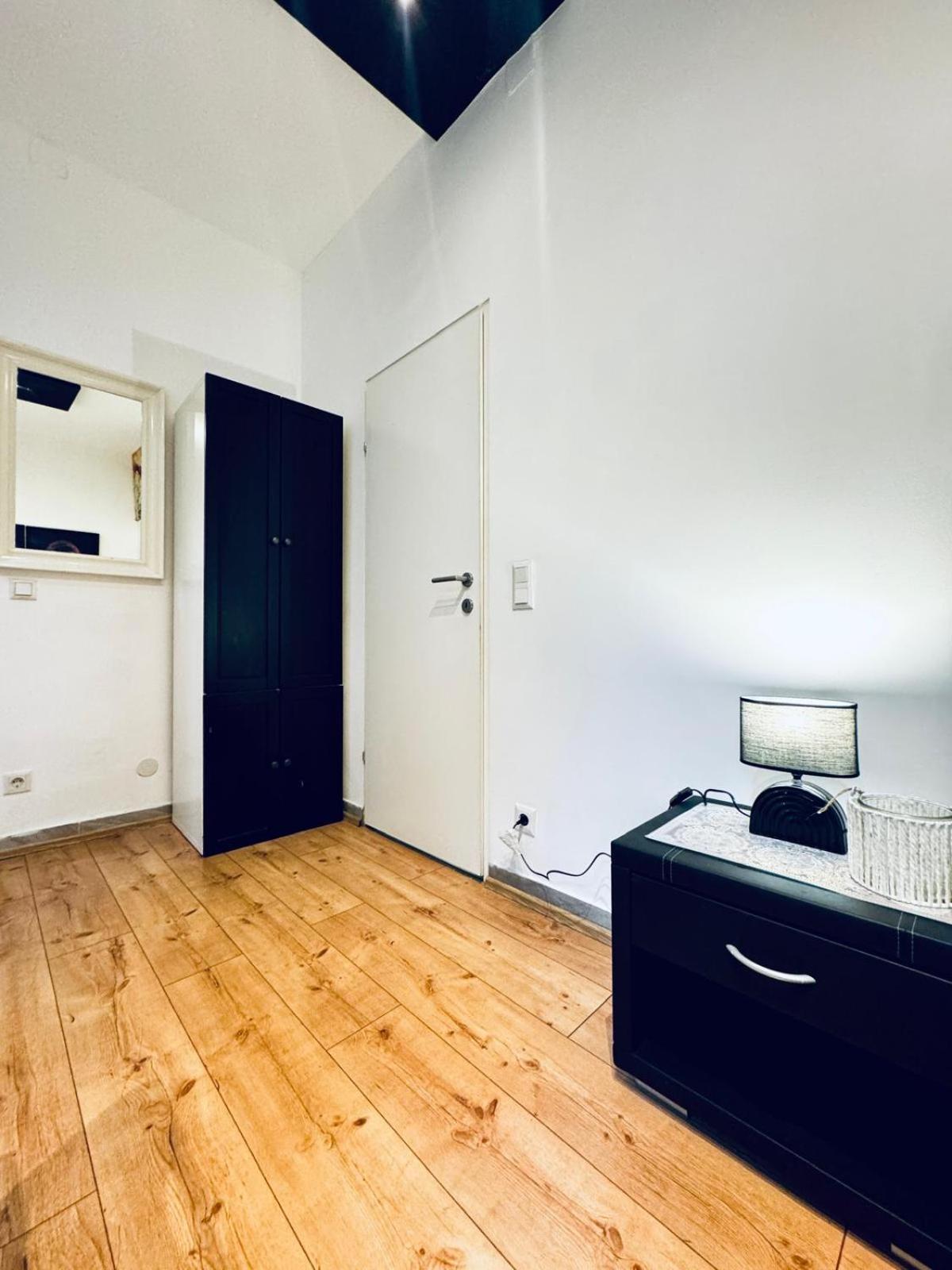 For 2p, 15minutes To Rathausplatz Apartment Vienna