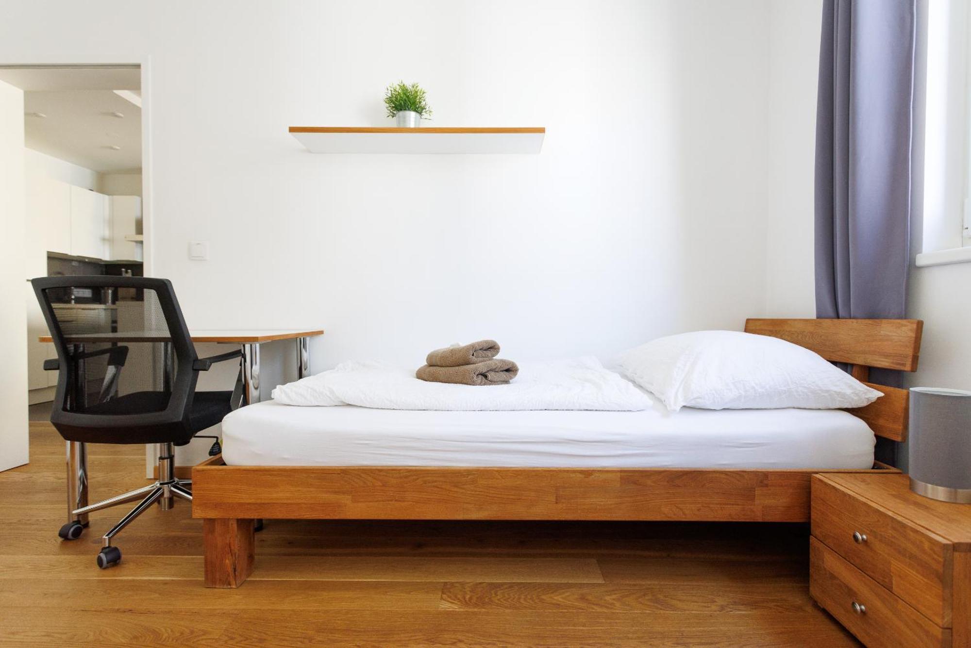 Spacious Group With Balcony Viena