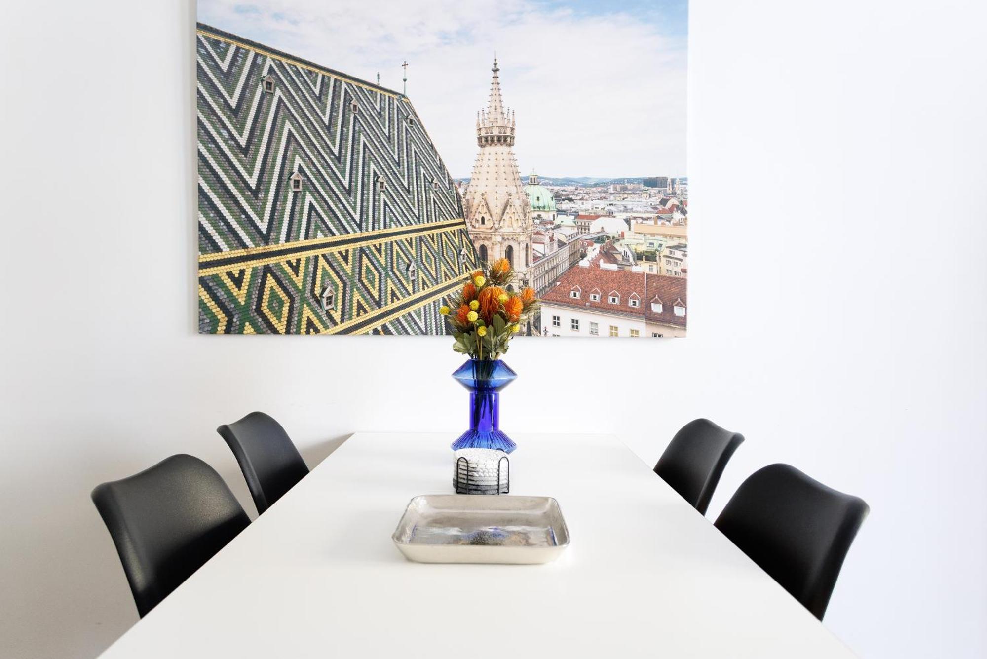Spacious Group With Balcony Apartamento Viena