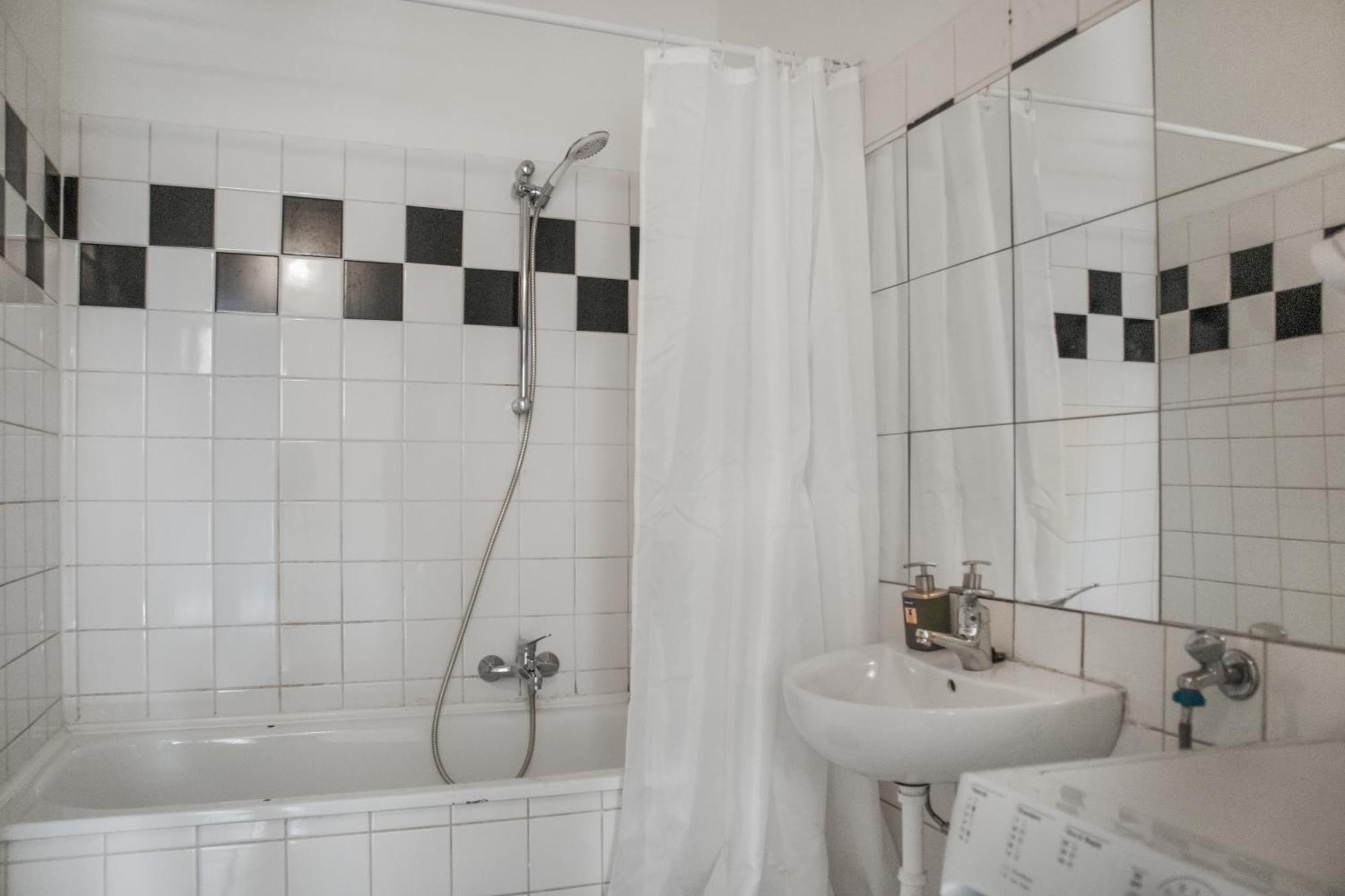 Affordable 2br Next To Rennweg