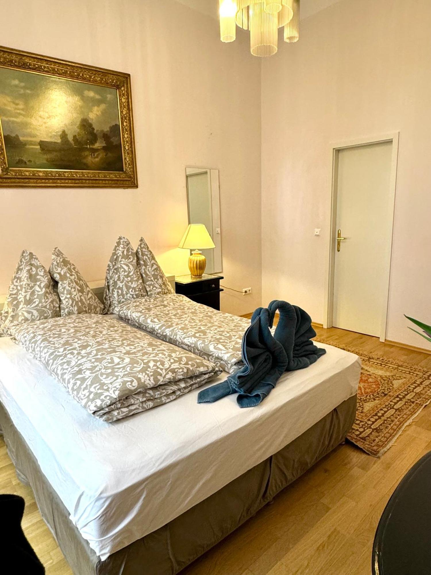 Apartment Historical In Center