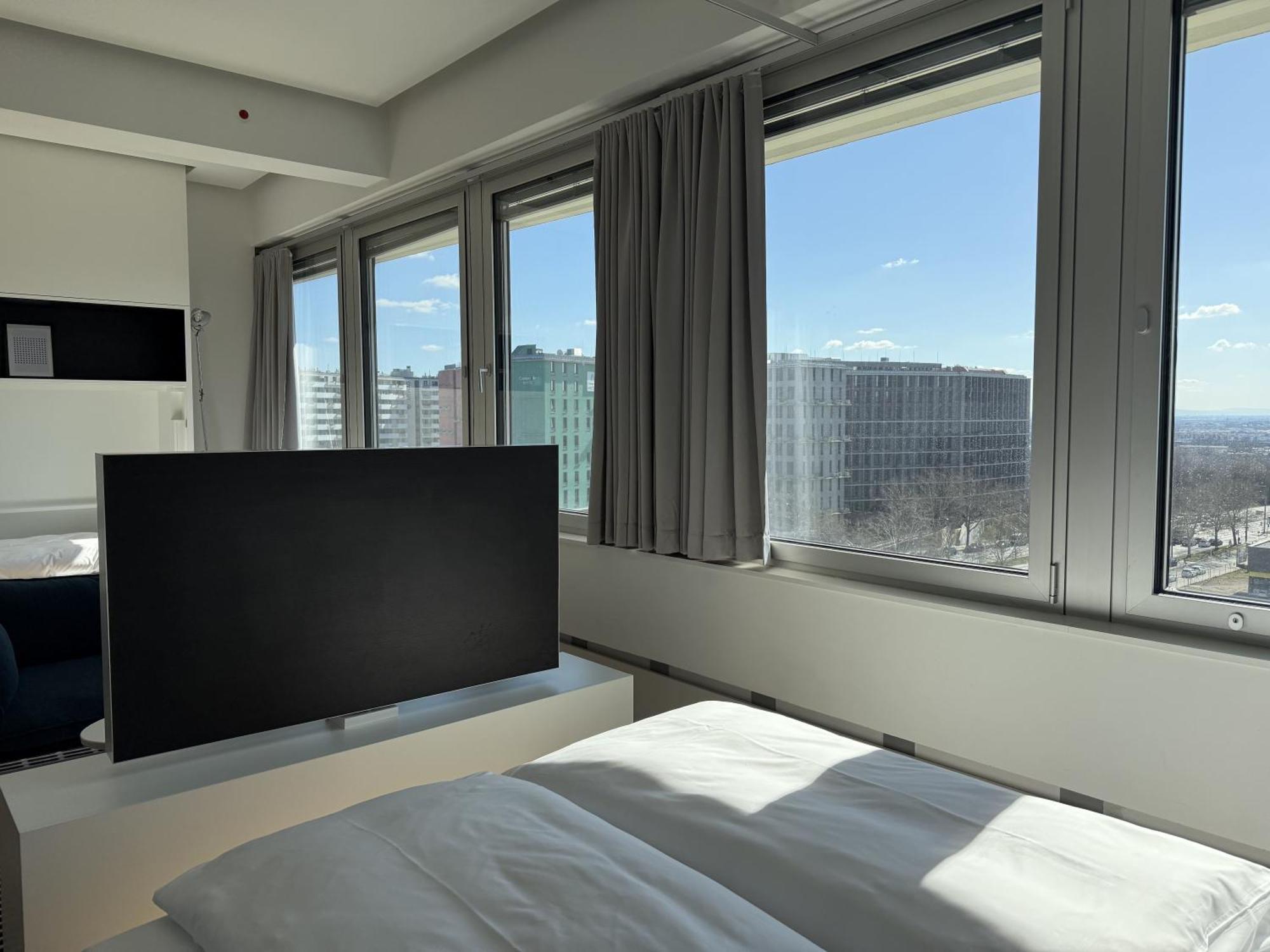 Penthouse-flair With Skyline-view Apartment *