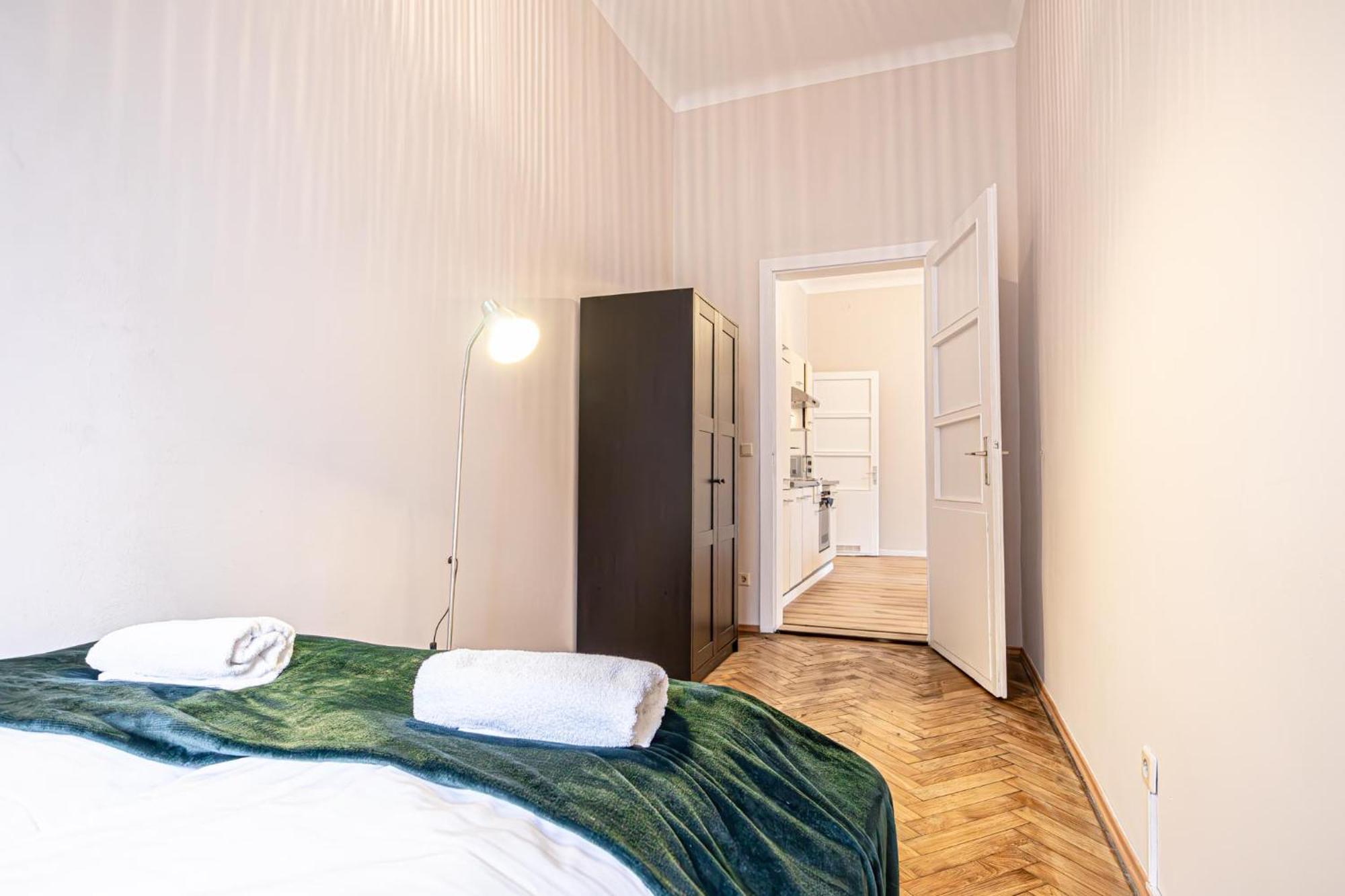 Apartment Comfortable 2br & 1lr In *