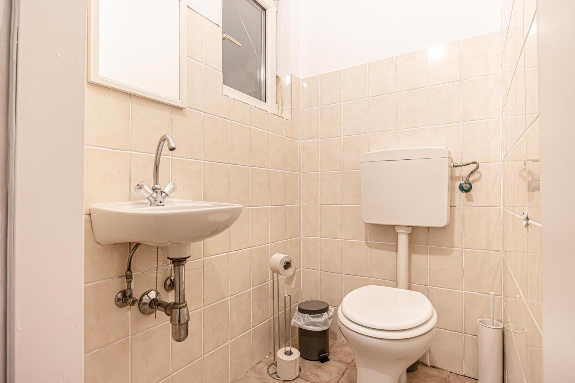 Apartment Comfortable 2br & 1lr In