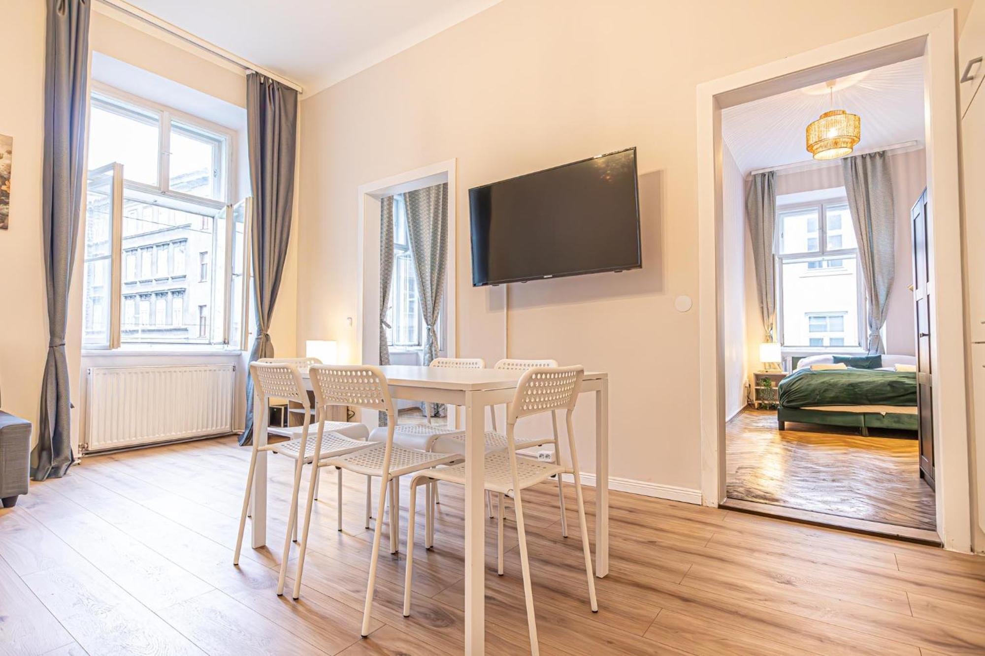 Comfortable 2br & 1lr In Apartment Vienna