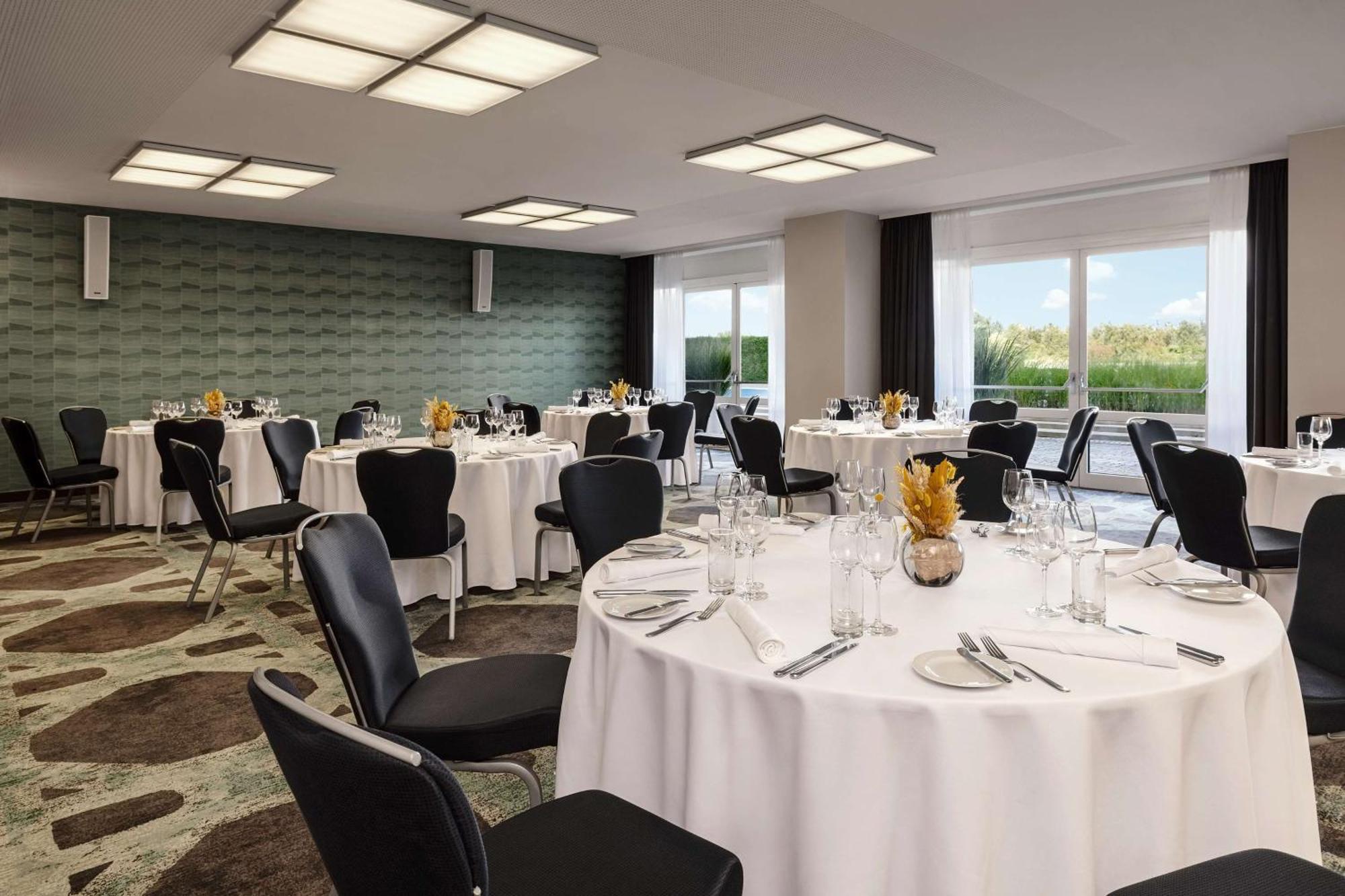Hotel Hilton Waterfront 4*