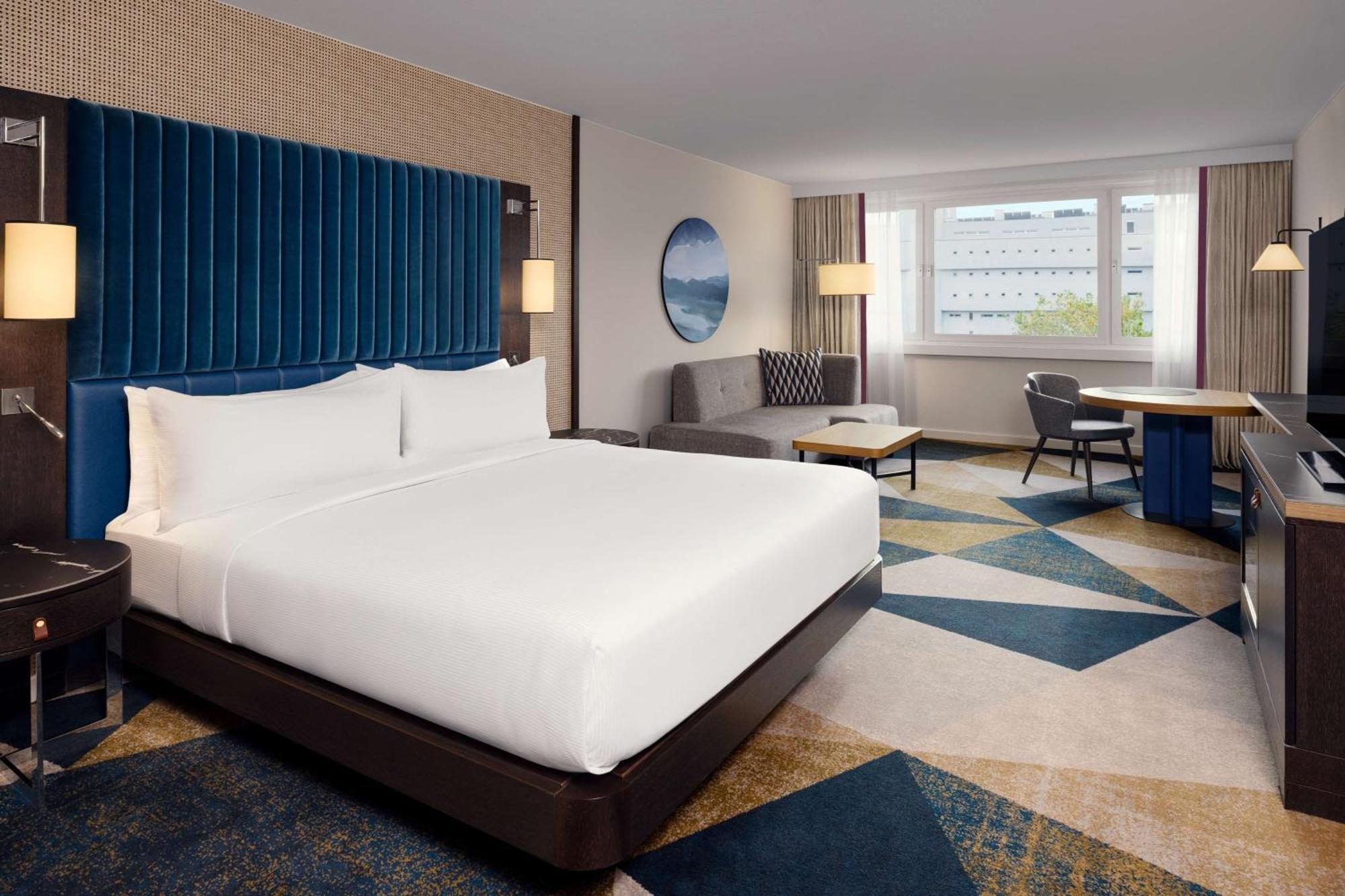 Hilton Waterfront 4* Viena