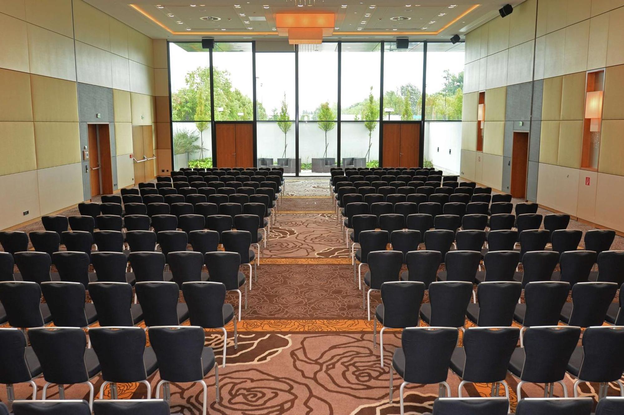 Hilton Waterfront Hotel Viena