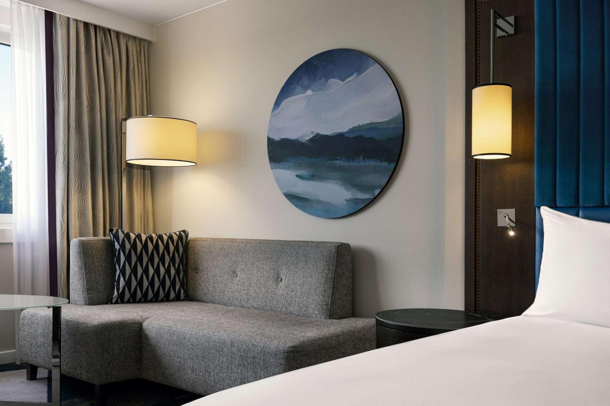 Hilton Waterfront 4* Viena