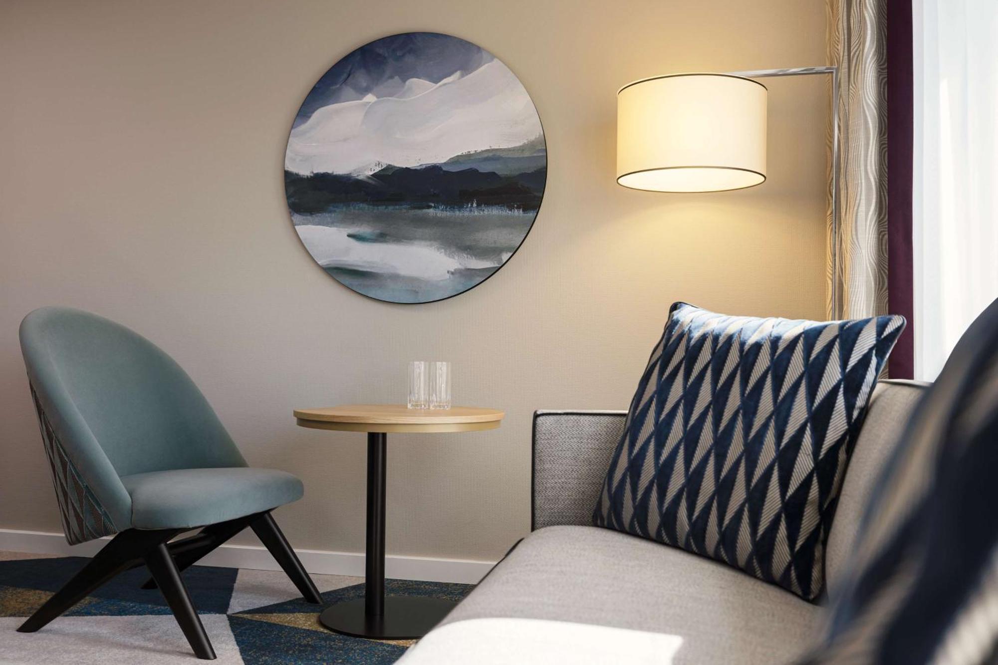 Hilton Waterfront 4*