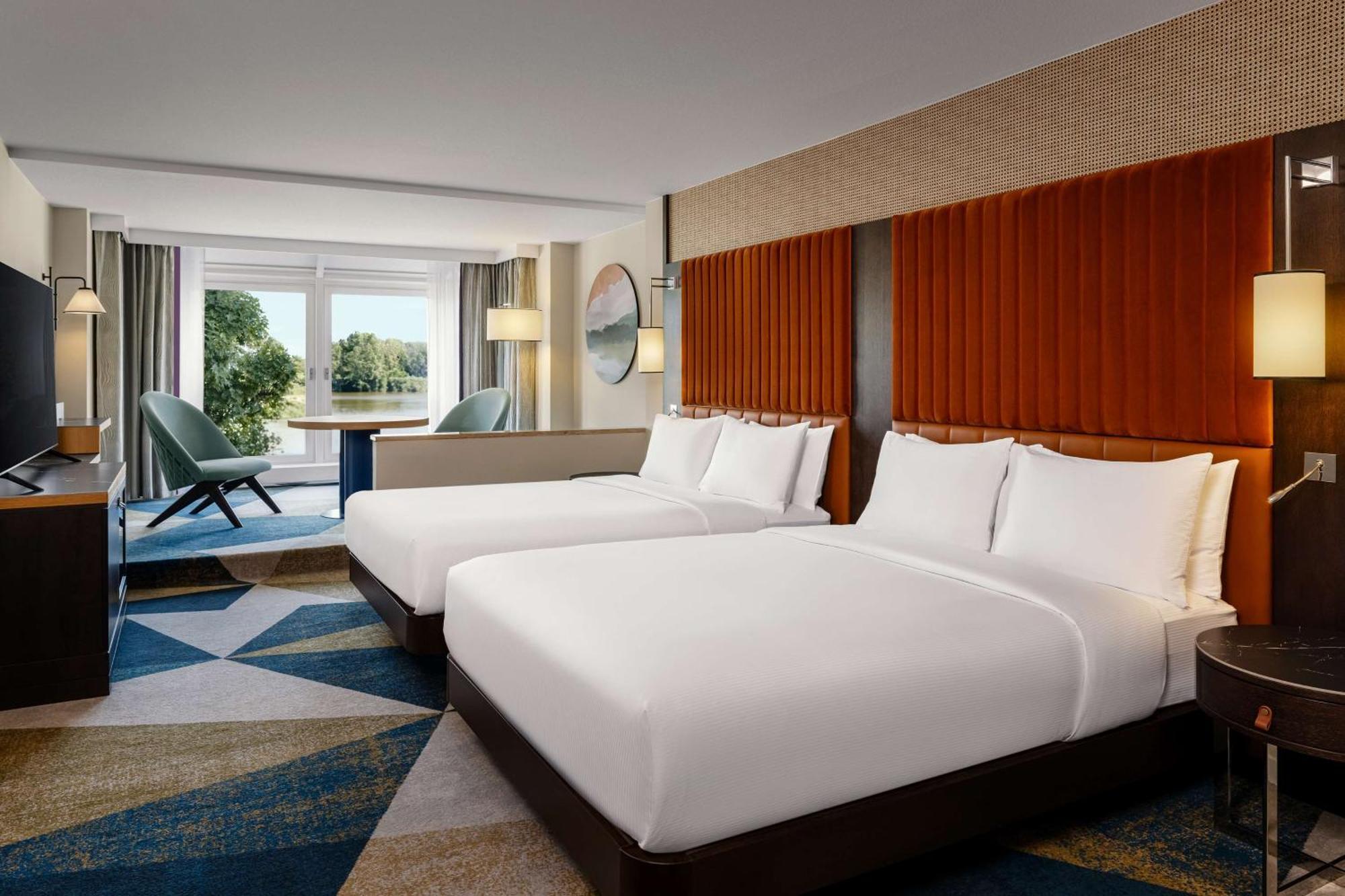 Hilton Waterfront 4* Viena