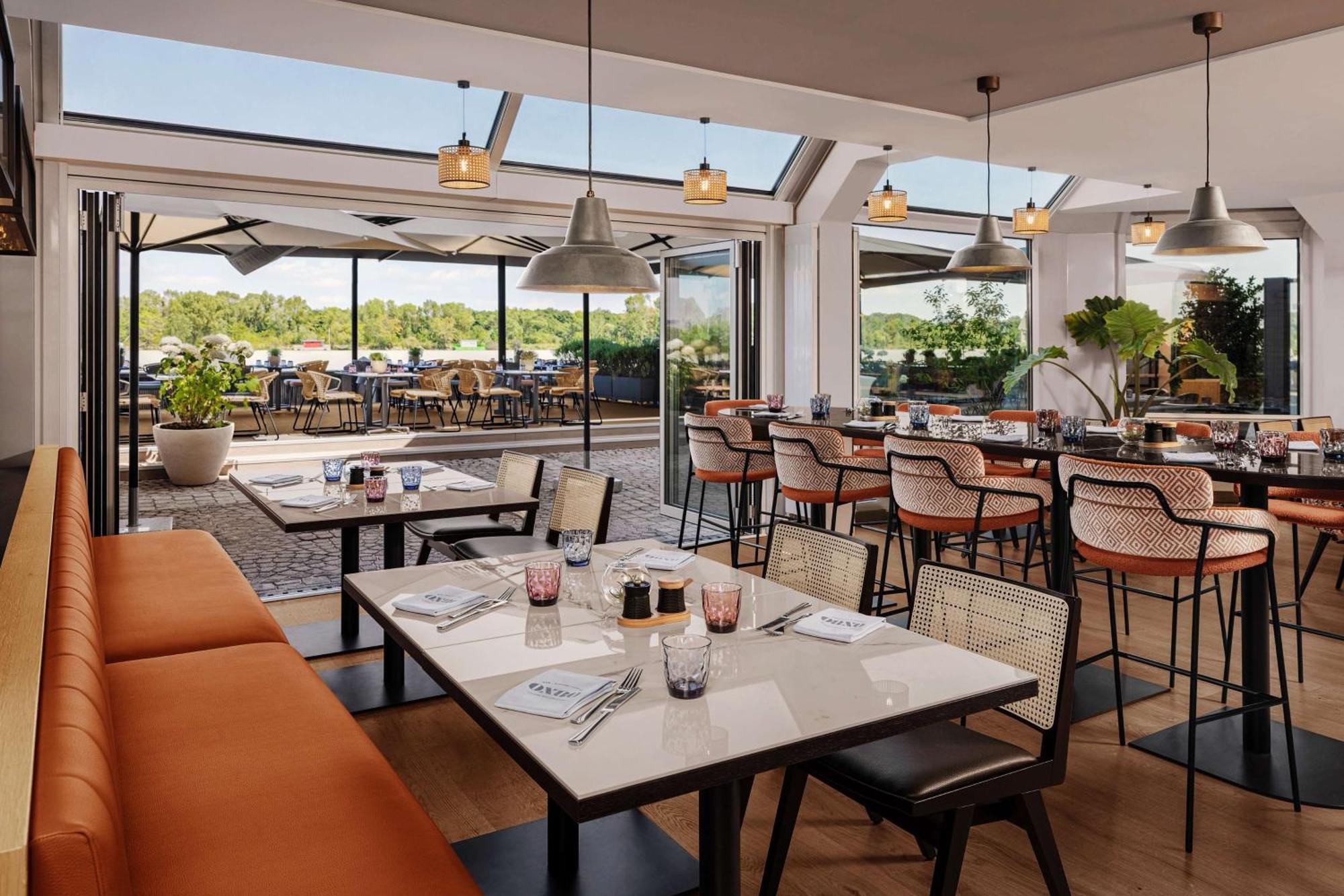 Hilton Waterfront 4* Viena