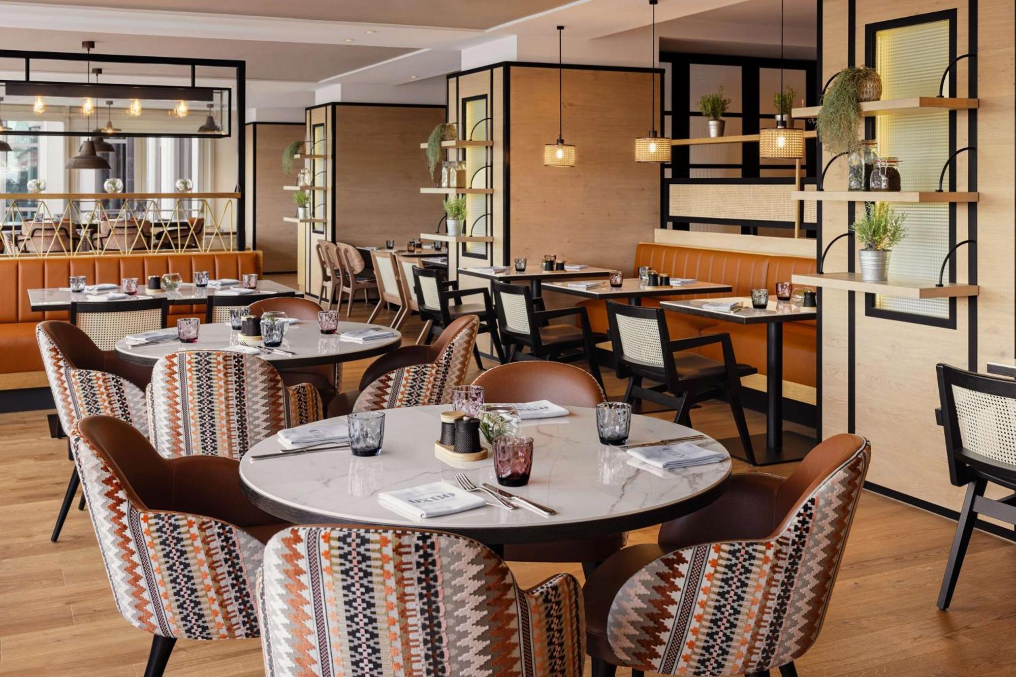 Hilton Waterfront 4*