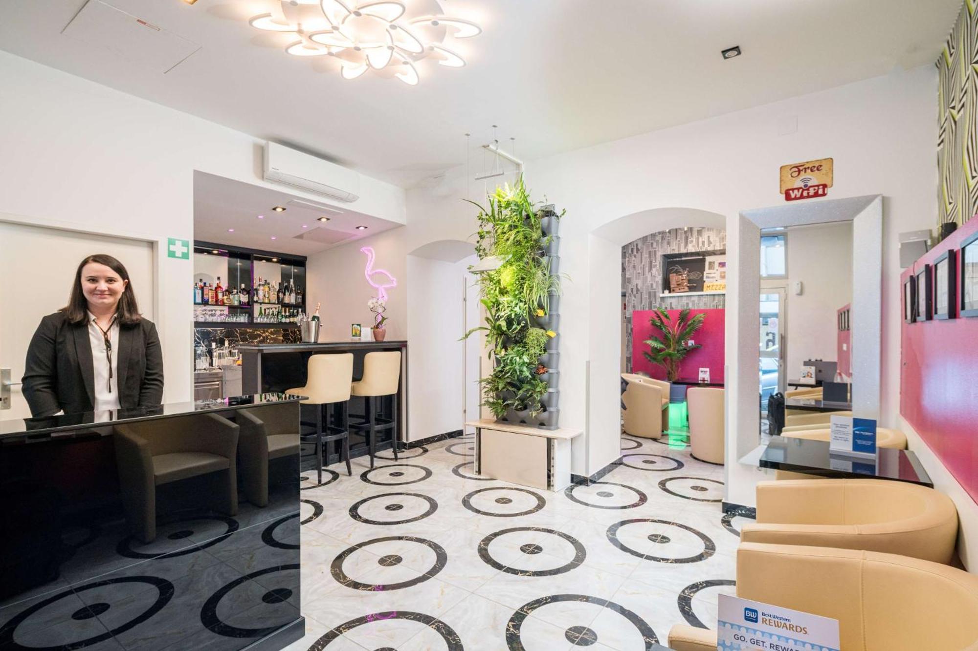 Aparthotel Western Celebrity 4*