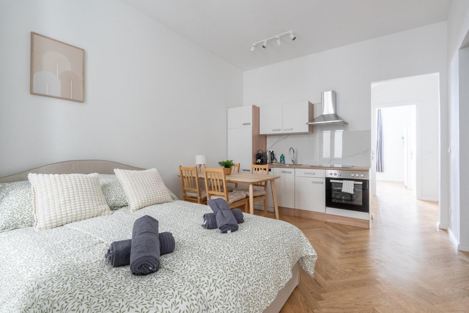 Apartment Premium With Balcony *