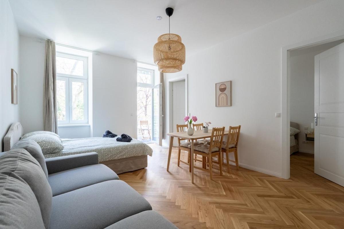 Apartment Premium With Balcony