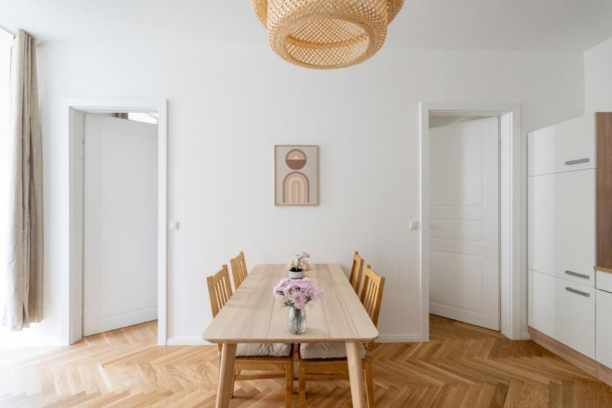 Premium With Balcony Apartment Vienna