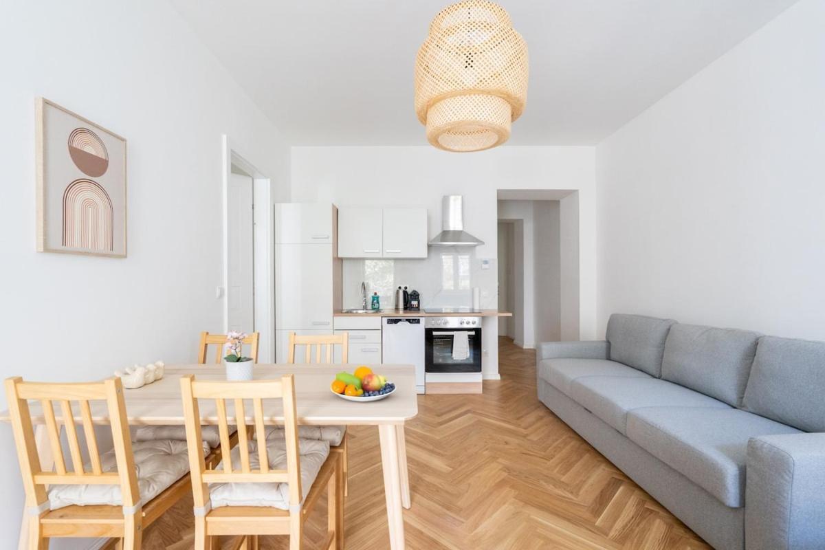 Apartment Premium With Balcony *